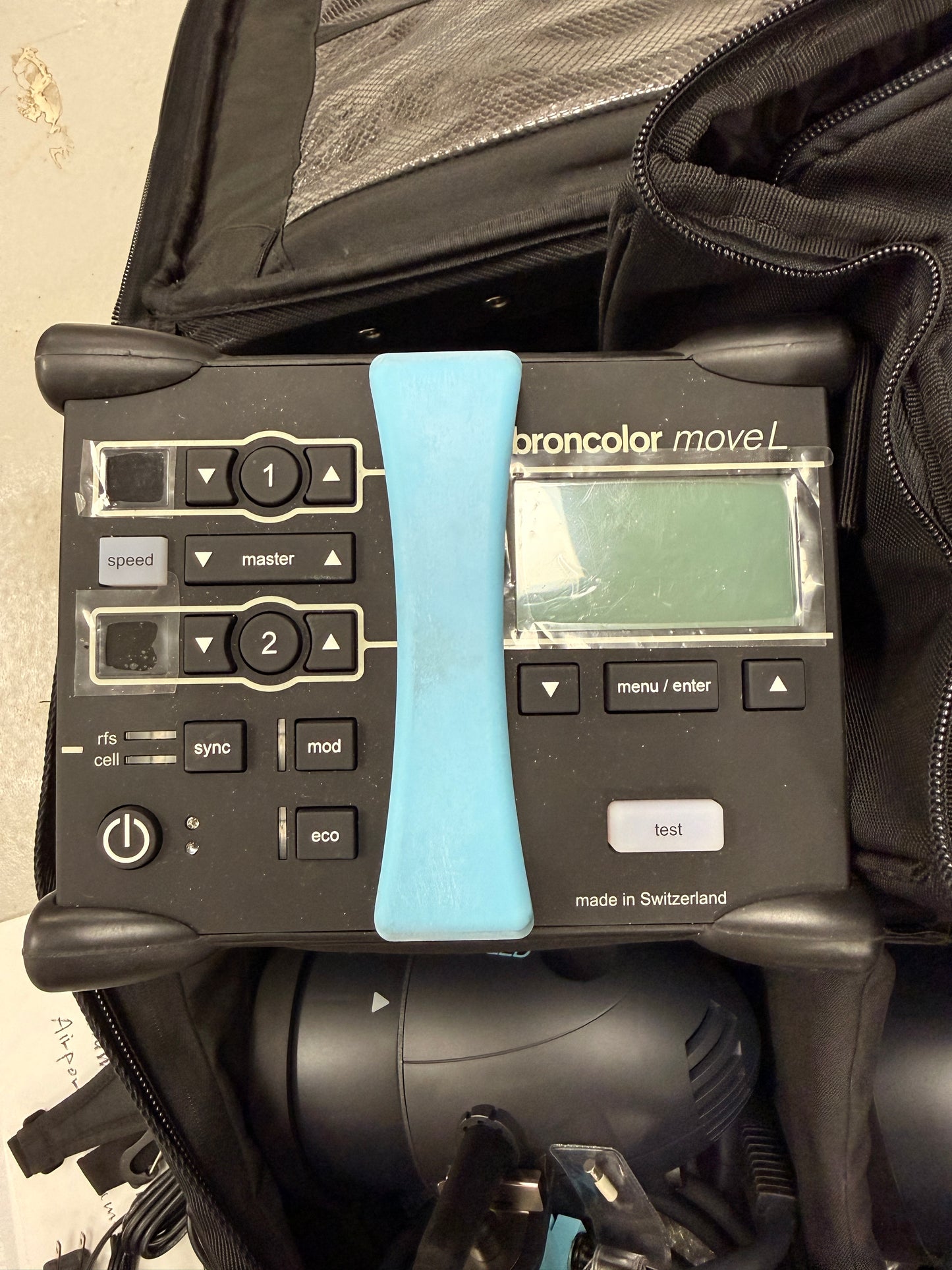 Broncolor Move L 1200w/s strobe kit + 2 Heads + battery, case, etc MobiLED