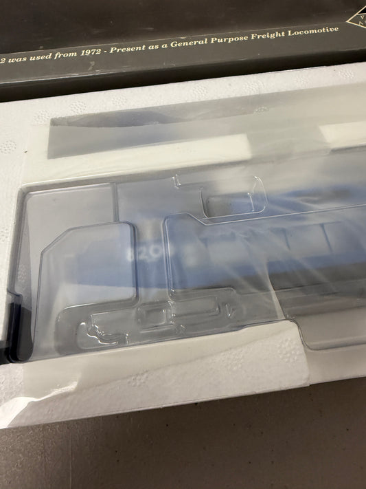 HO SCALE PROTO 2000 GP38-2 CONRAIL #8206 DIESEL LOCOMOTIVE DCC