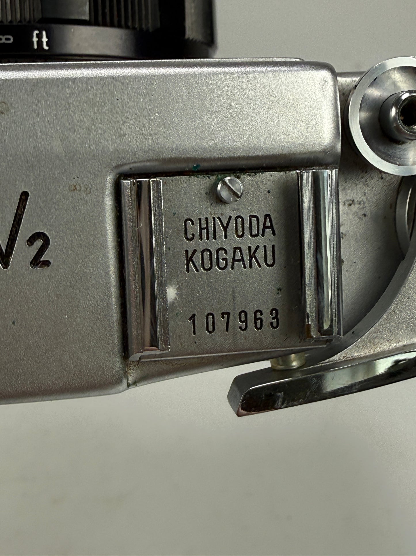 Minolta V2 Rangefinder 35mm Film Camera w/ 45mm F2 Lens