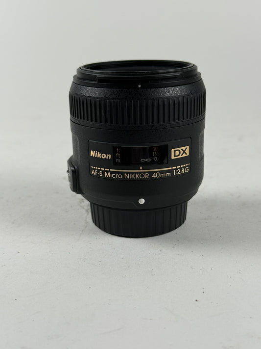 Nikon AF-S DX Micro Nikkor 40mm f2.8 G Macro Lens