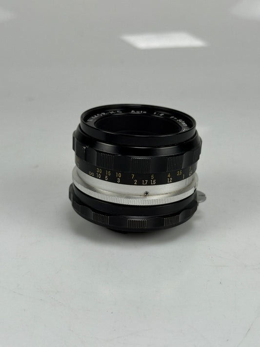 Nikon Nippon Kogaku Nikkor-H Auto 5cm 50mm f2 lens