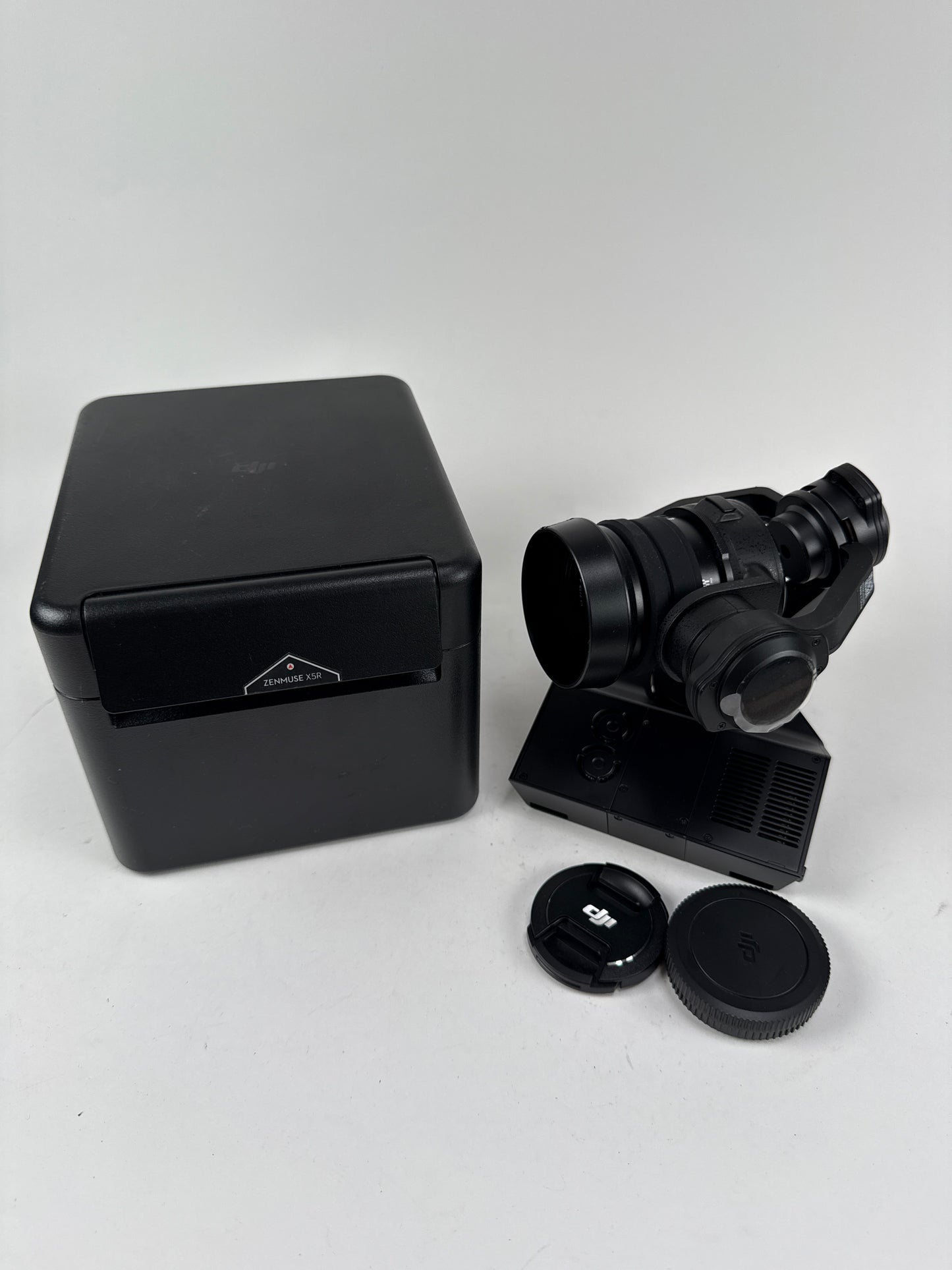 DJI Zenmuse X5R Camera and 3-Axis Gimbal w/ DJI 15mm f1.7 MFT ASPH Prime Lens