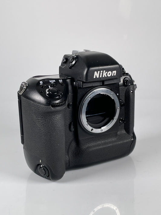 Nikon F5 Late S/N 318xxxx 35mm SLR Film Camera Body w/ MF-28