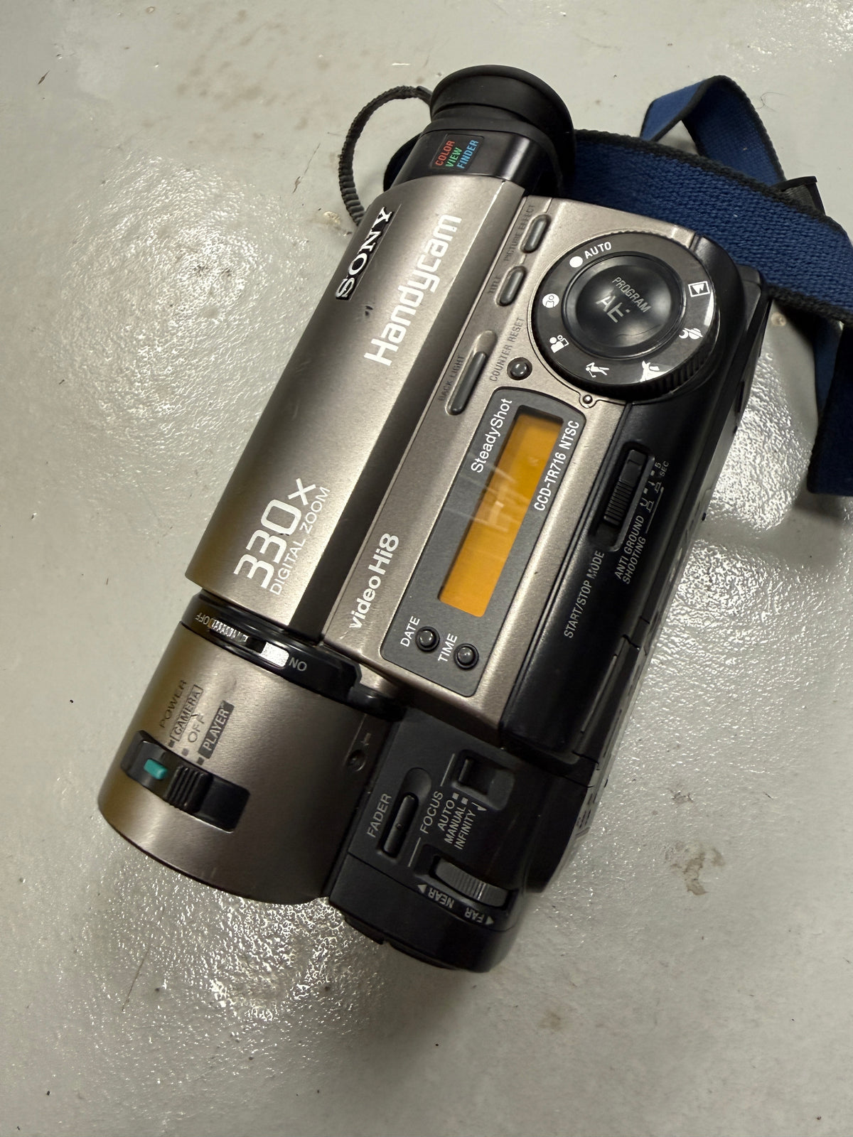 Sony Handycam CCD-TR716 Video Camera Hi8 330X VCR Player Video Transfer