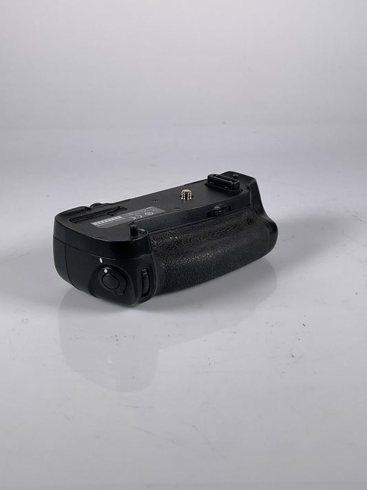 Genuine OEM Nikon MB-D16 Multi Power Battery Pack Grip for D750