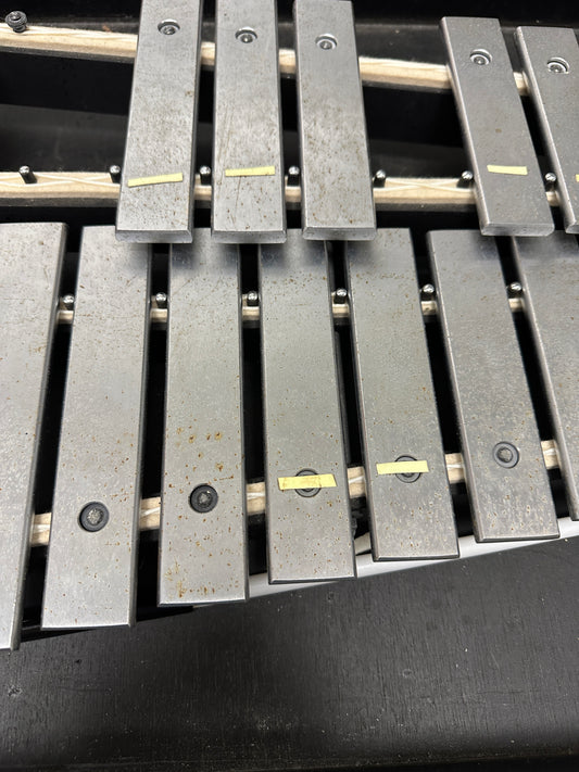 Deagan model 1590 B glockenspiel 2.5 octave instrument