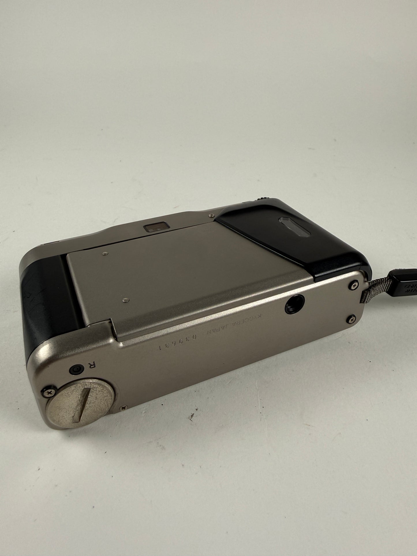 CONTAX T2 Point ＆ Shoot 35mm Film Camera