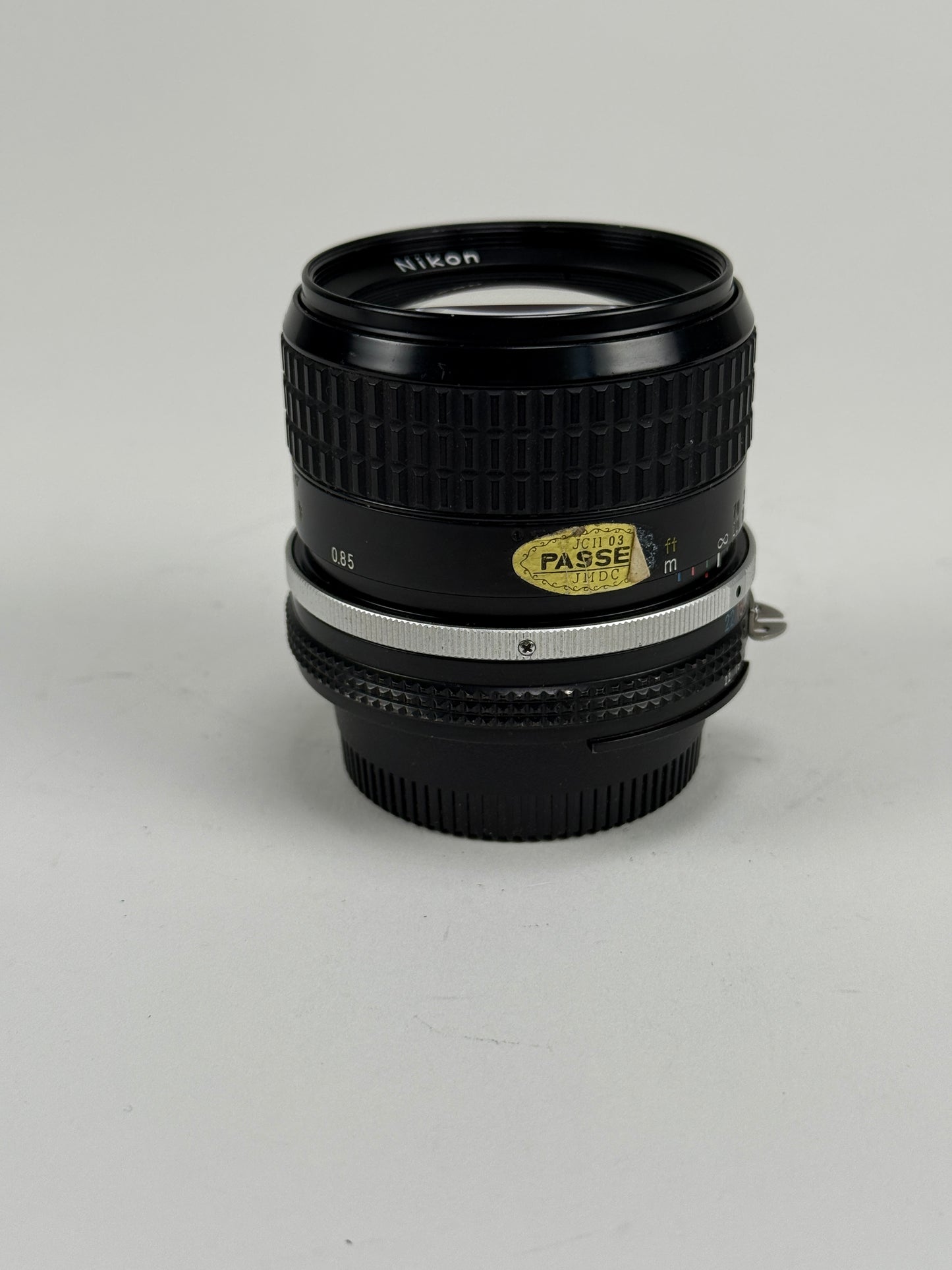 NIKON AI NIKKOR 85mm f2 Portrait MF Prime Camera Lens