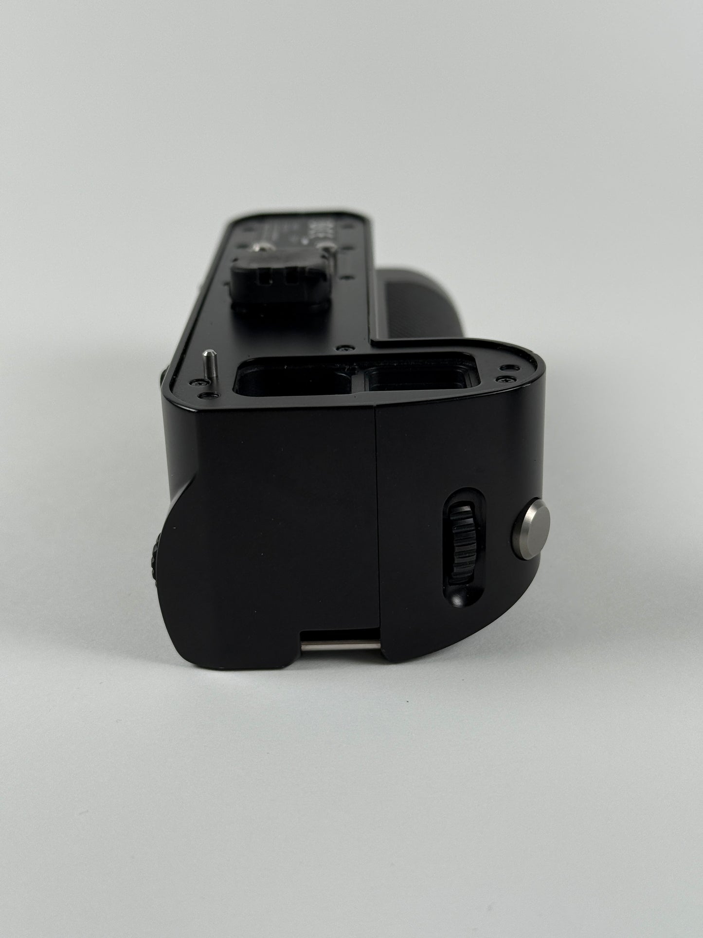 Leica HG-SCL4 Multifunction Handgrip for SL 16063
