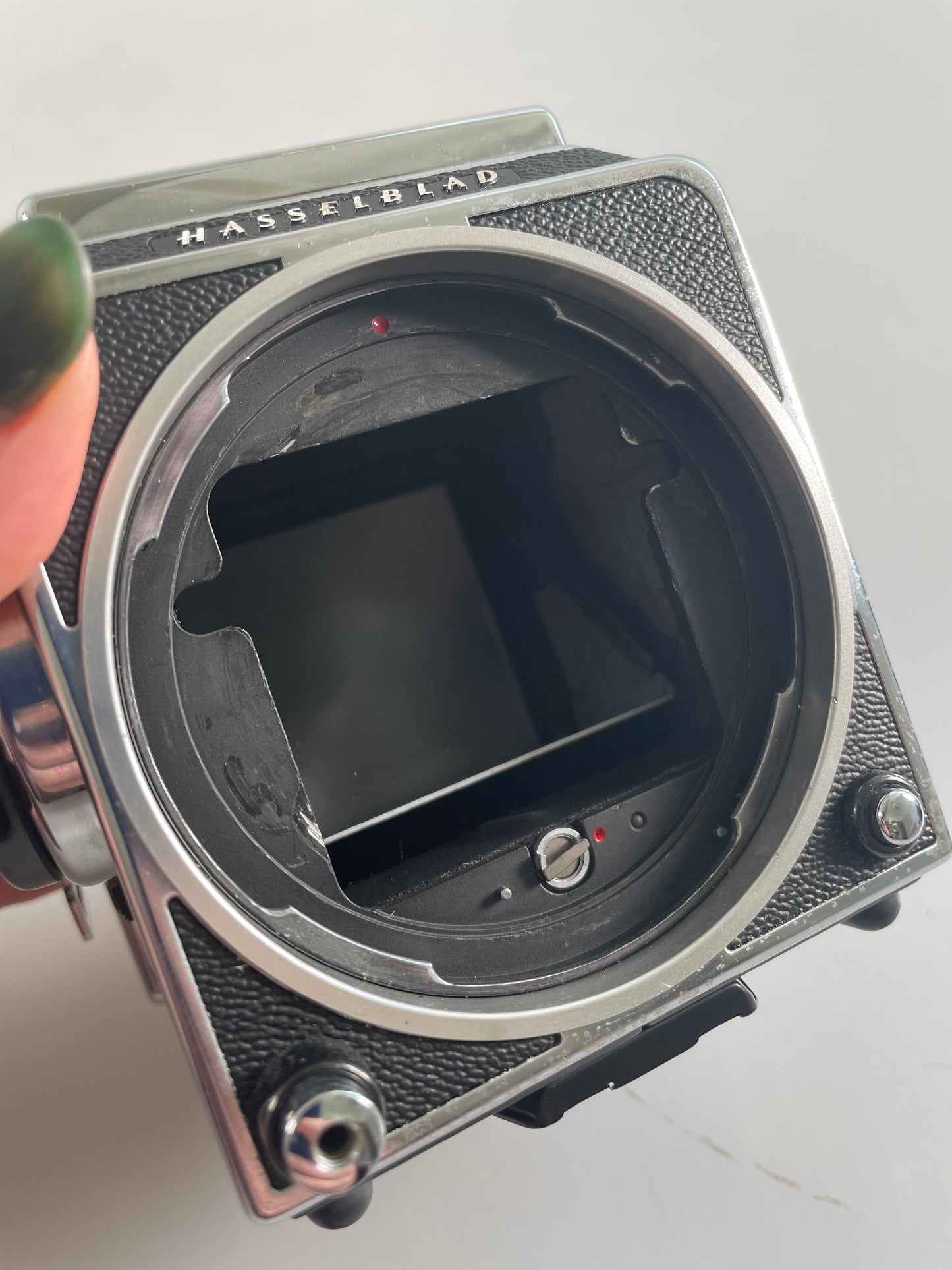 Hasselblad 501CM Medium Format Film Camera Body chrome, wlf waist level, acute focusing screen