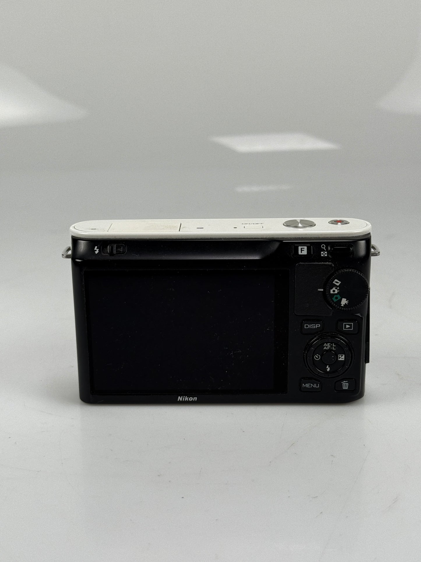 Nikon 1 J1 10.1MP Mirrorless SLR Camera w/ 10-30mm, 30-110mm Lens white