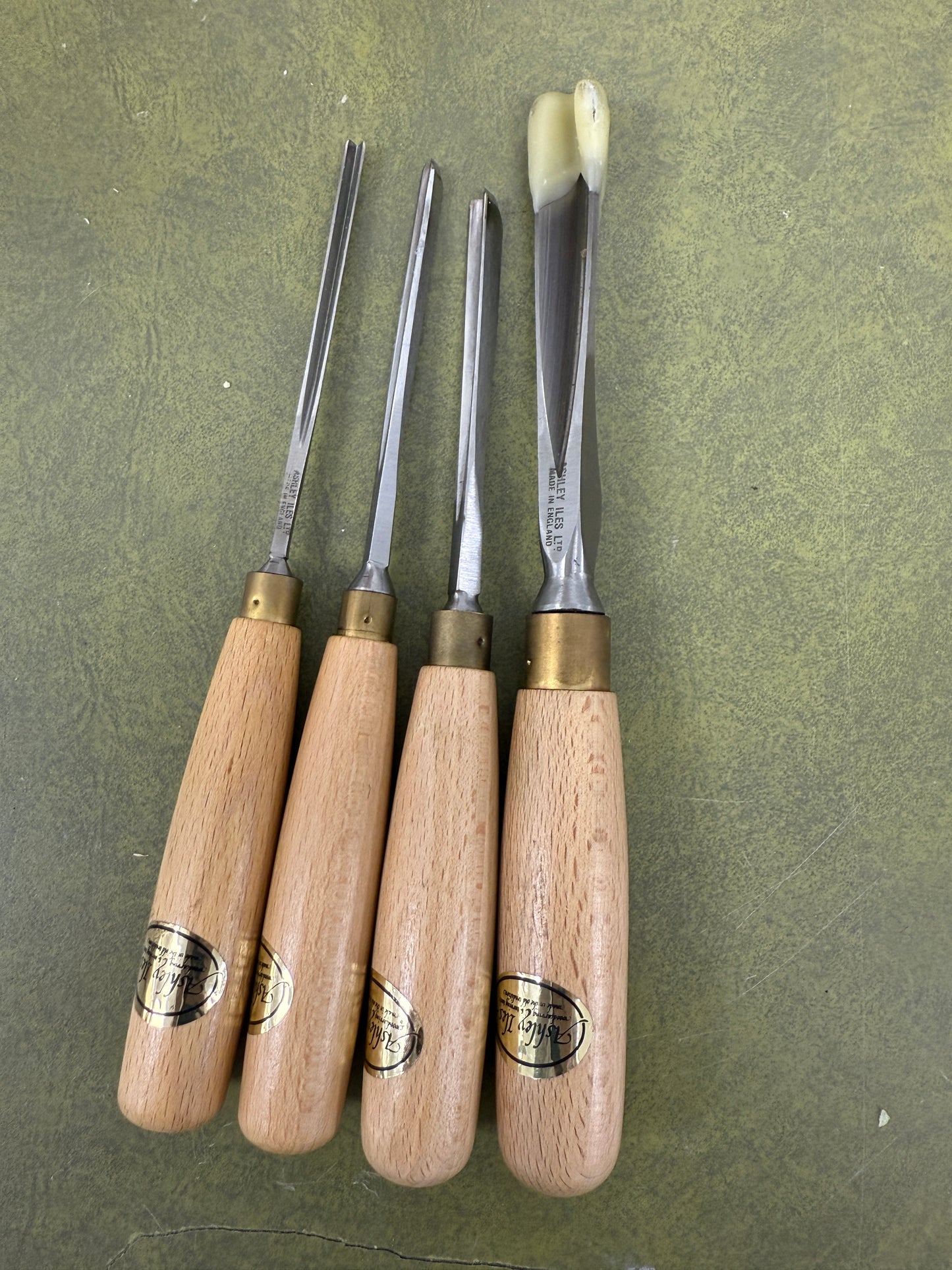 Vintage Ashley Iles Carving Gouge set of 4 No 39 Straight V Chisels