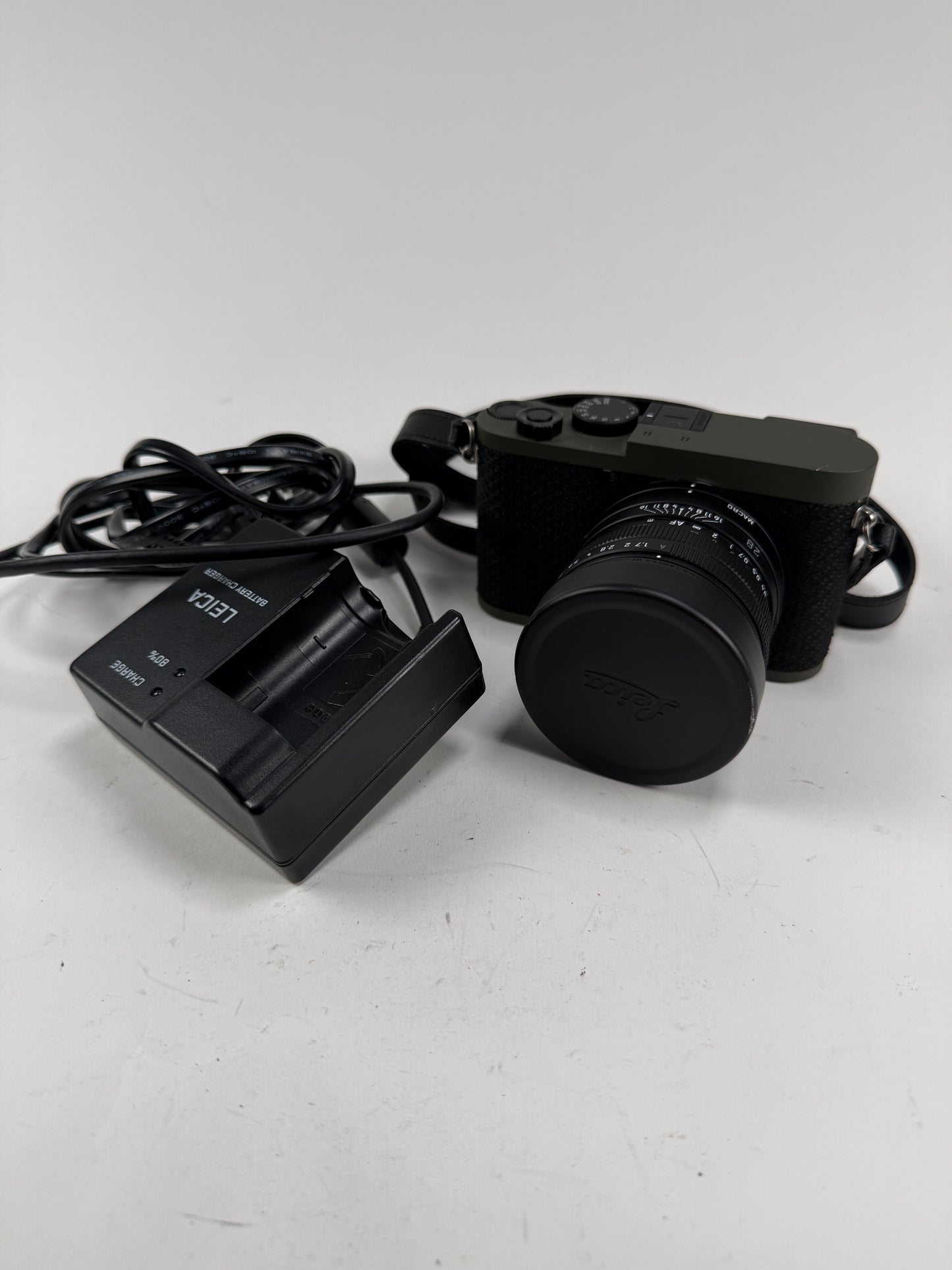 Leica Q2 Reporter Edition 47.3MP Digital Camera 19063
