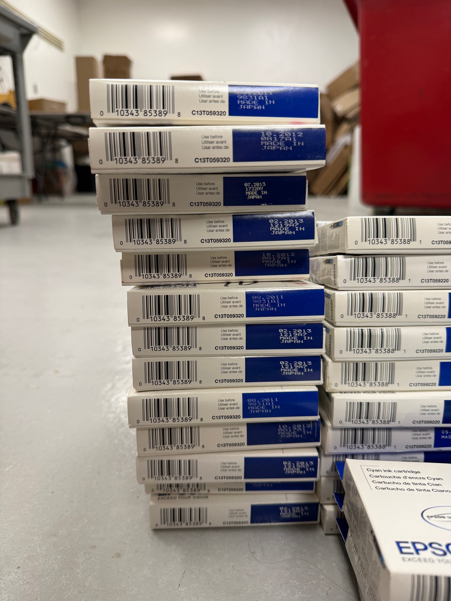 Genuine Epson lot of 96 epson 59 ink cartridges T059 style photo R2400