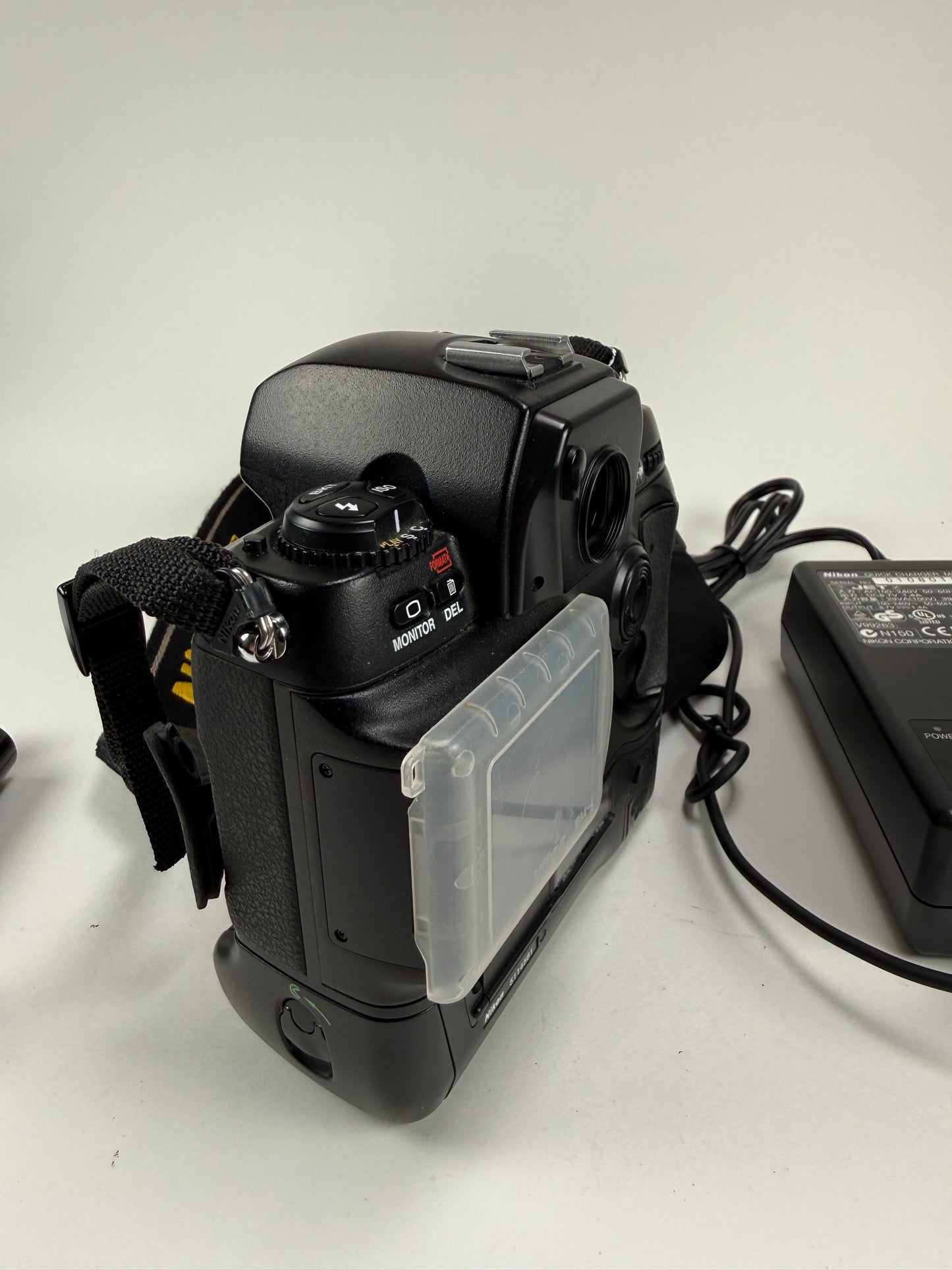 Nikon D1H 2.7MP Digital SLR Camera Body