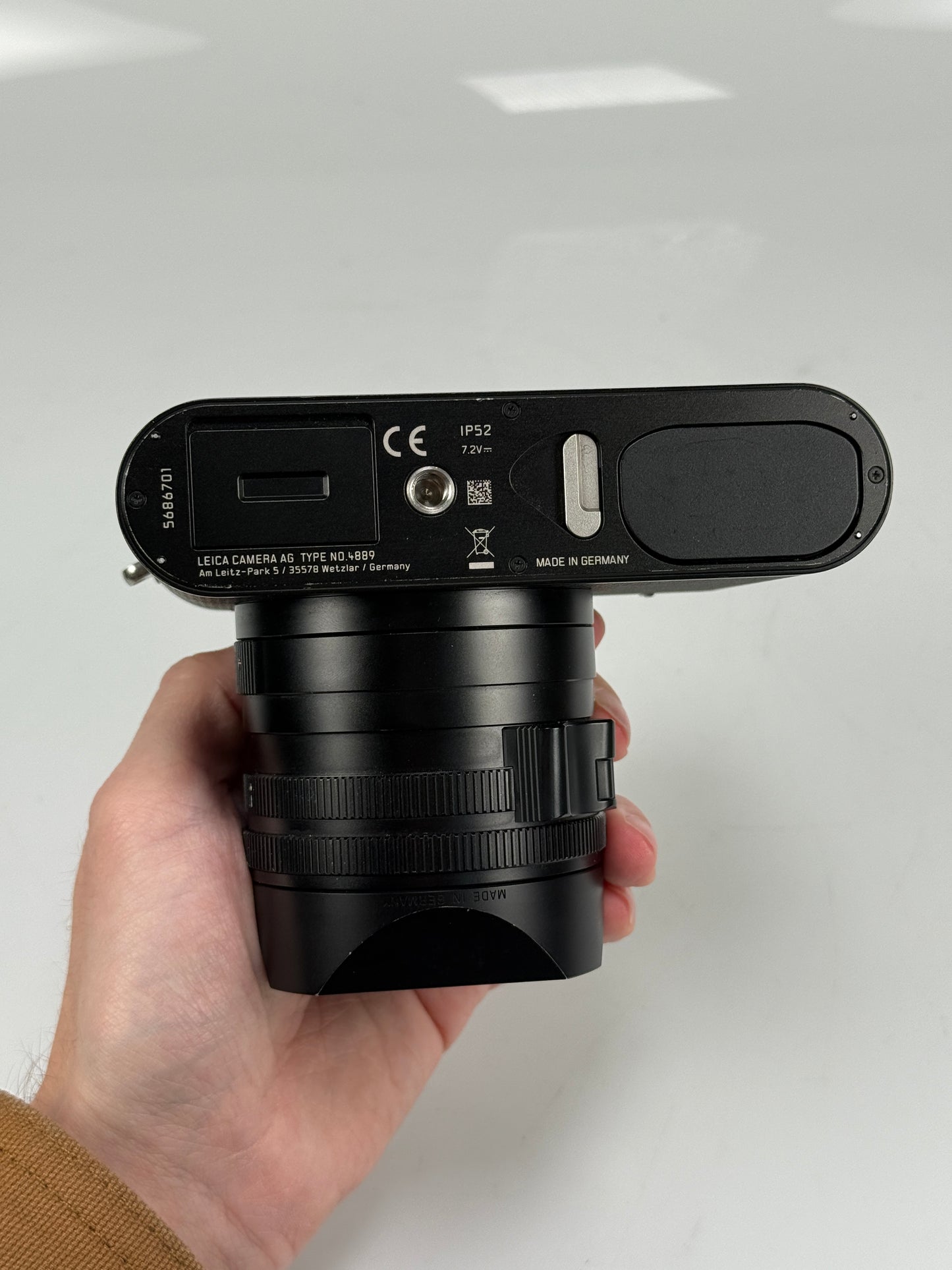 Leica Q2 Digital Camera 47.3MP w/28mm f1.7 ASPH Summilux Lens #19050