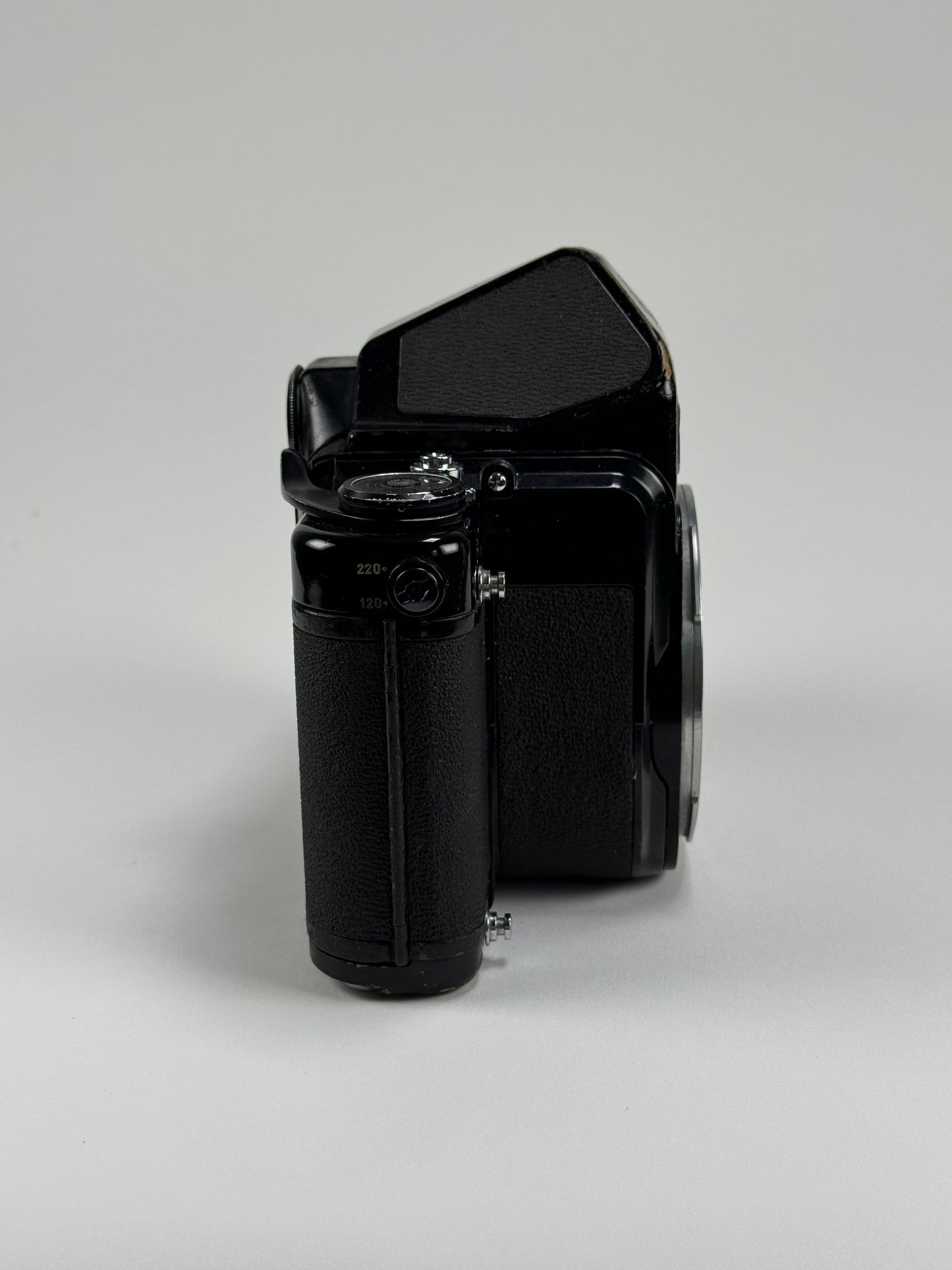 Pentax 67 6x7 medium format film camera Body with prism