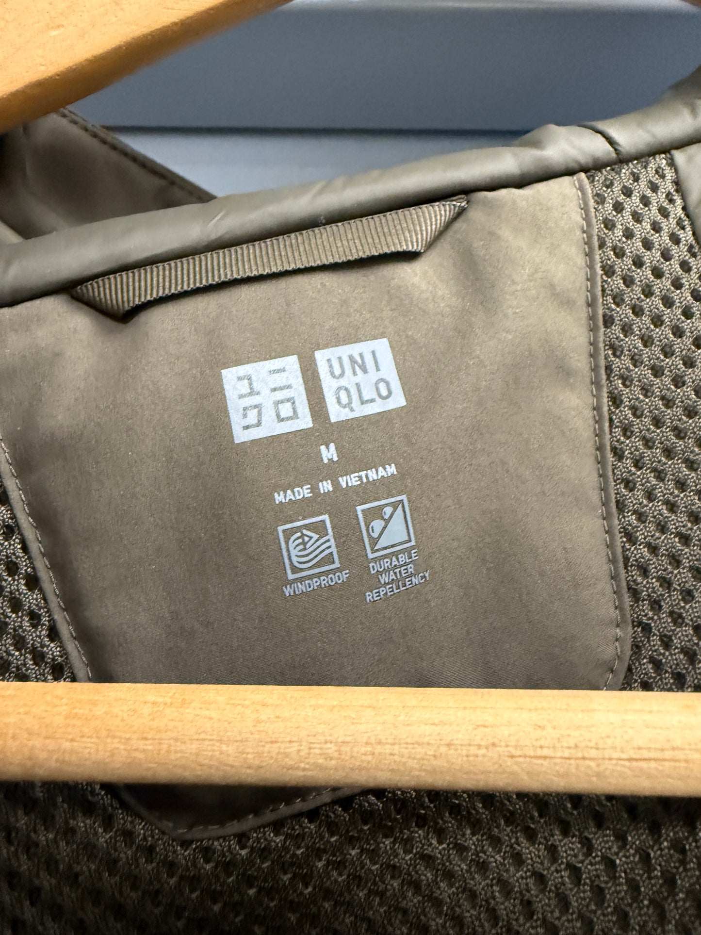 UNIQLO Hybrid Down Parka M Hooded Water-Repellent Jacket Men’s  Medium