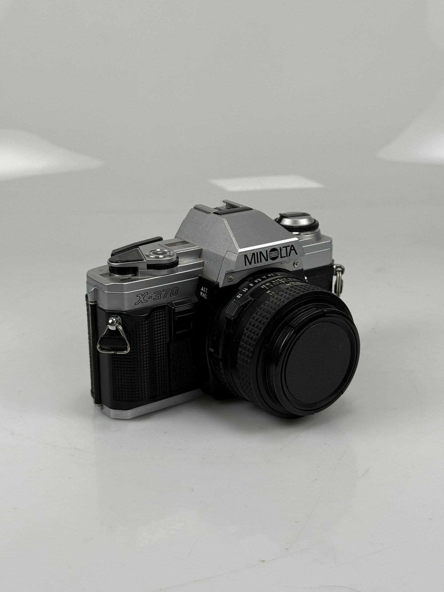 Minolta X-370 35mm SLR Film Camera w/ MD Rokkor-X 50mm f1.7 Lens