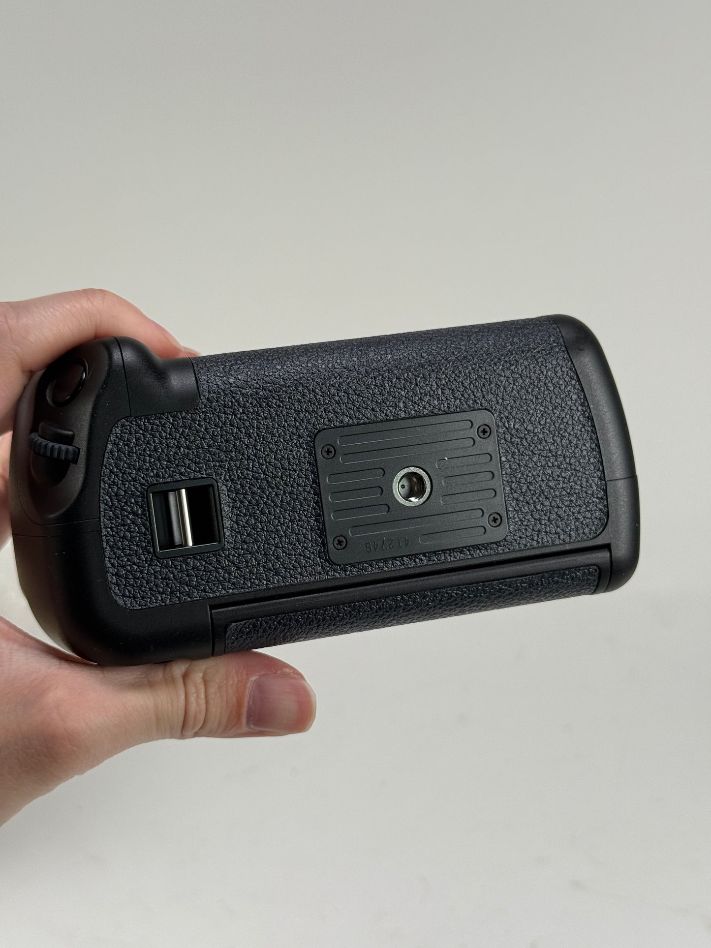Genuine Canon Battery Grip BG-ED3 for Canon EOS 10D, D30, D60 Cameras