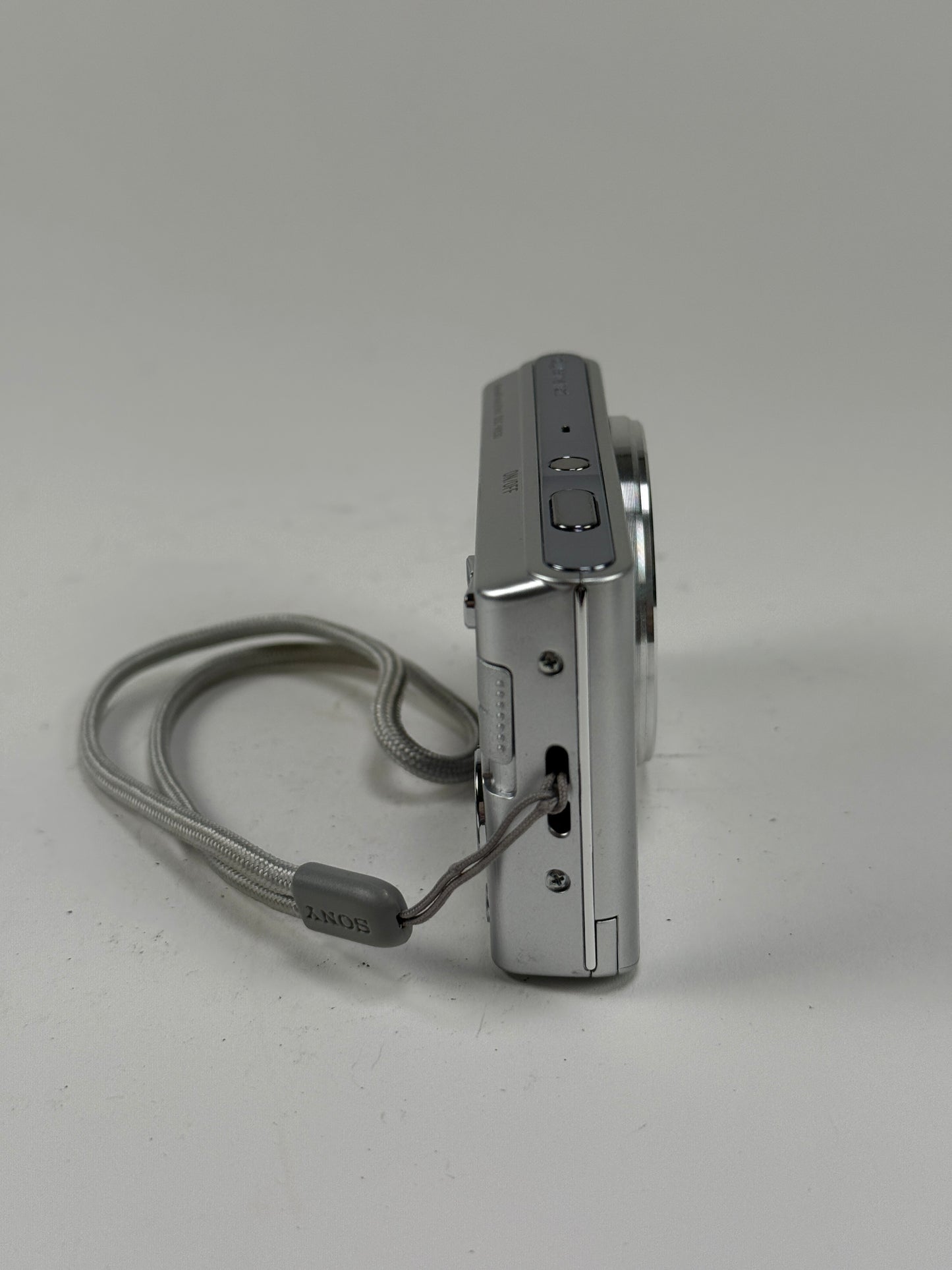 Sony DSC-W830 CyberShot 20.1MP Digital Camera 8x Zoom Silver