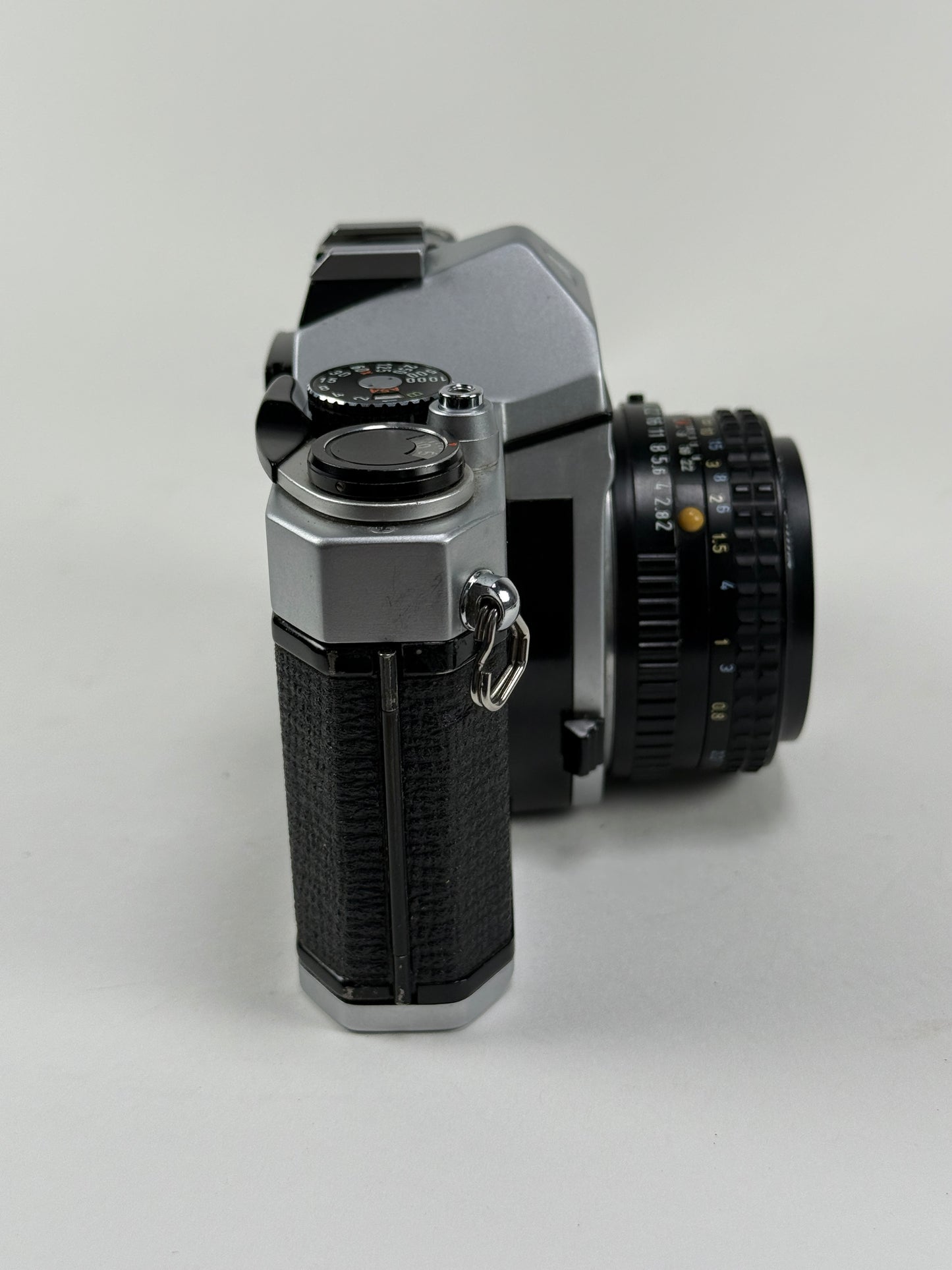 Pentax K1000 35mm SLR Camera Kit w/ 50mm f2 lens kit