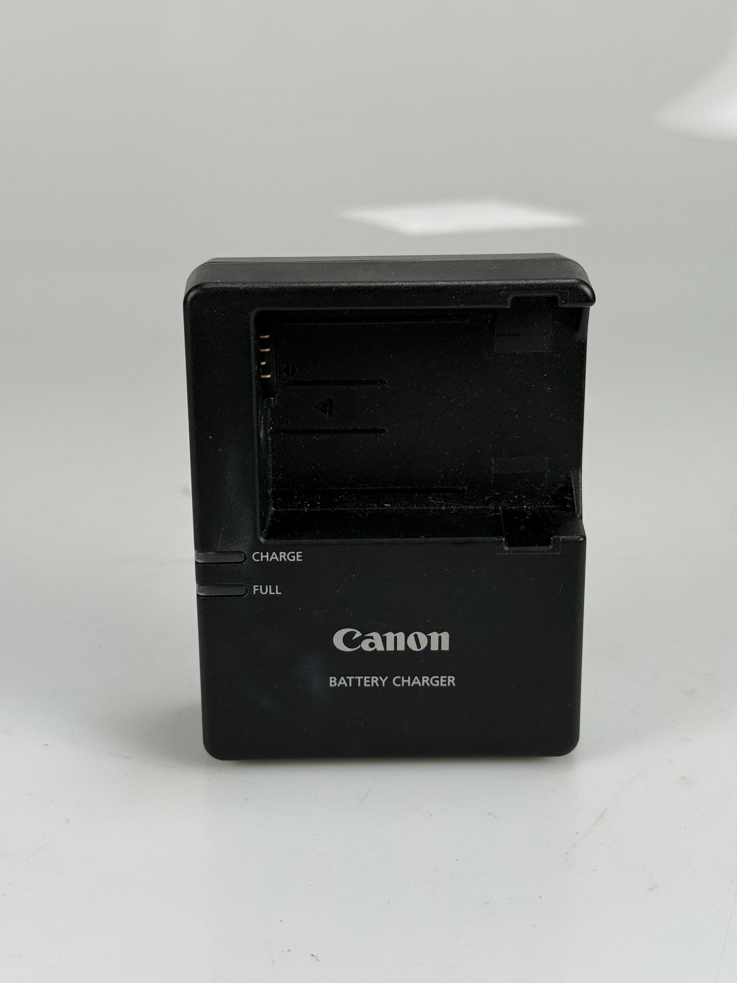 Canon LC-E8E Battery Charger for LP-E8 EOS Rebel T2i, T3i, T4i, T5i, EOS 550D