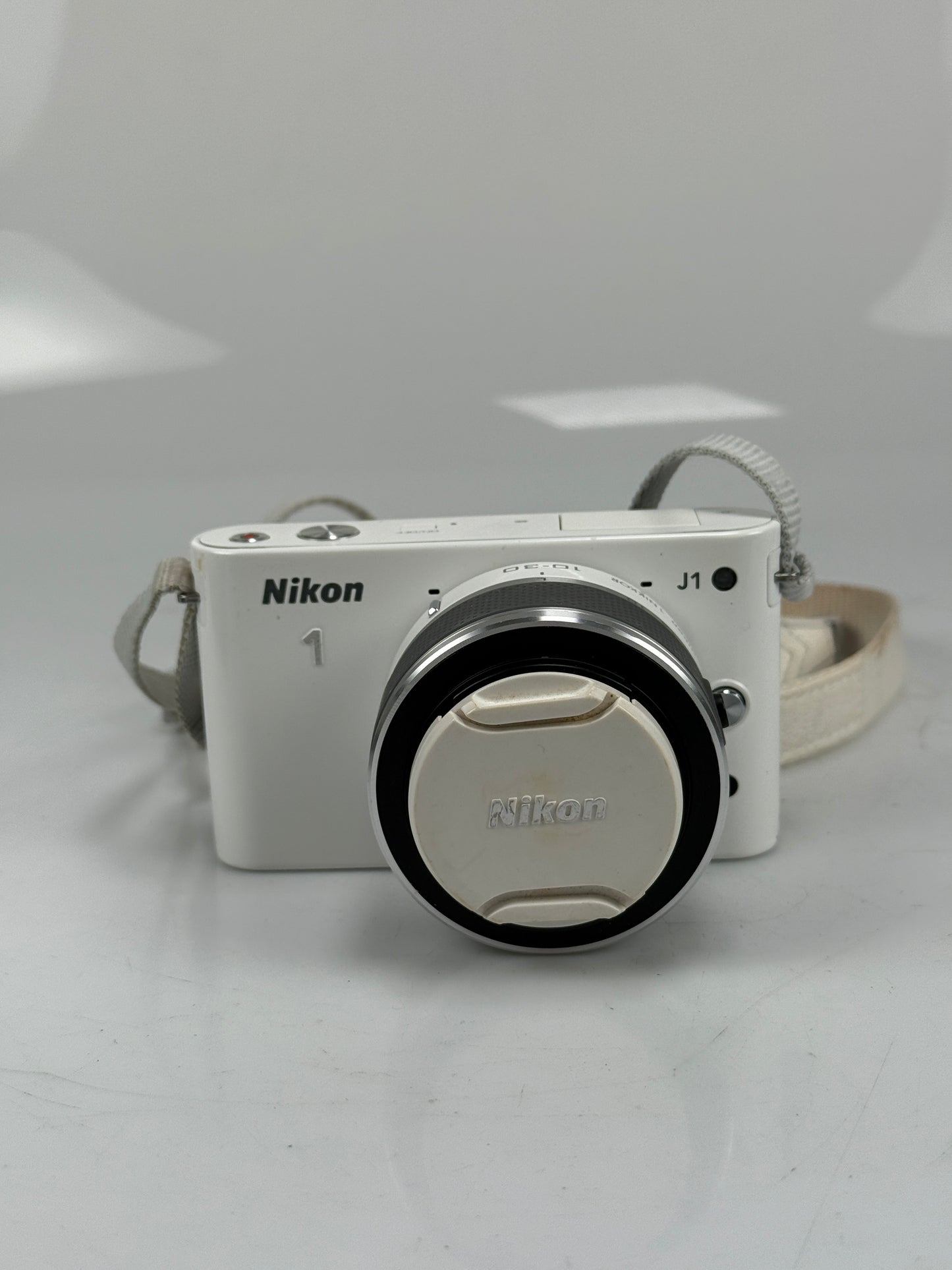 Nikon 1 J1 10.1MP Mirrorless SLR Camera w/ 10-30mm Lens white