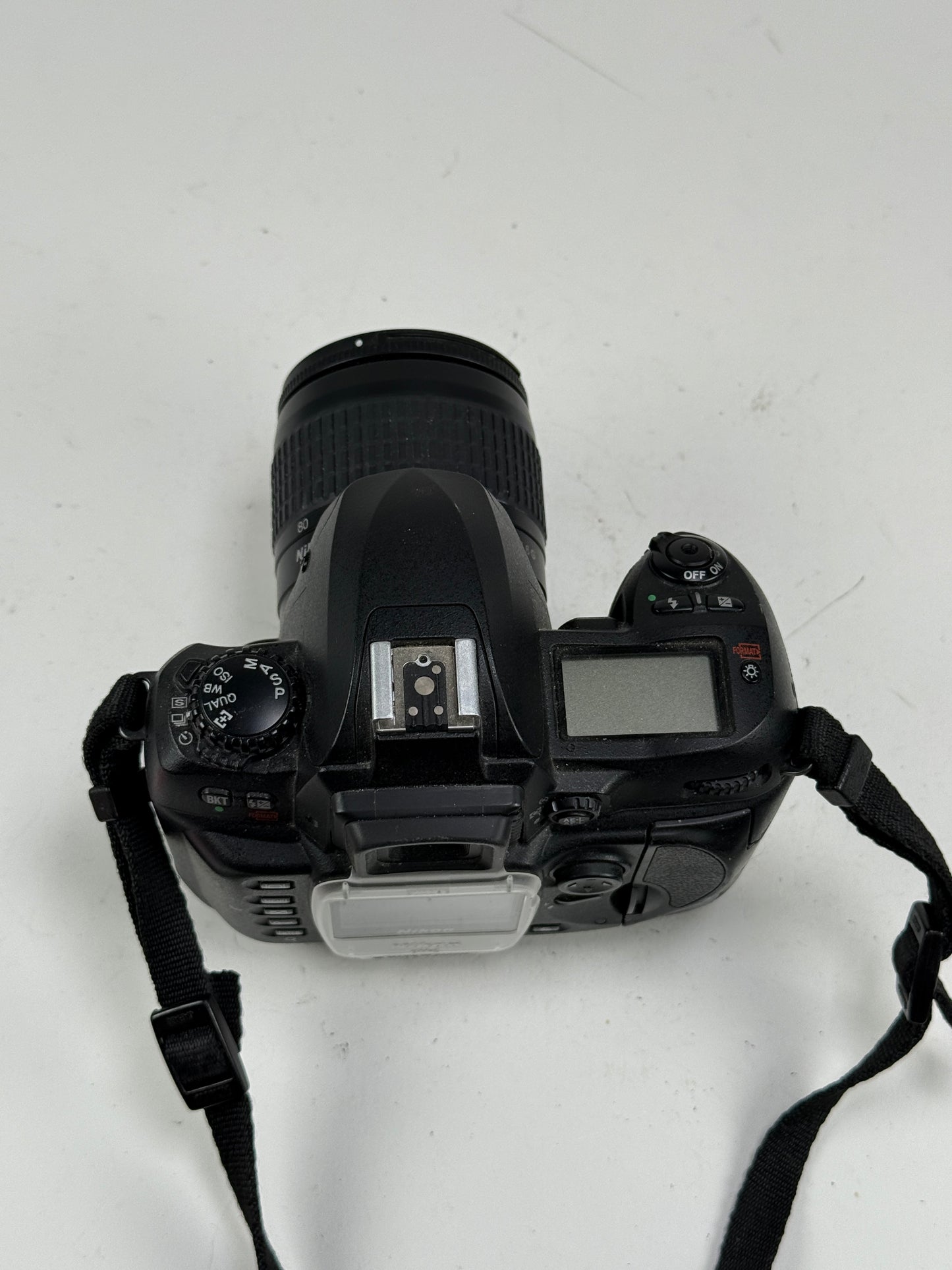 Nikon D100 DX Digital SLR Camera kit with 28-80mm lens