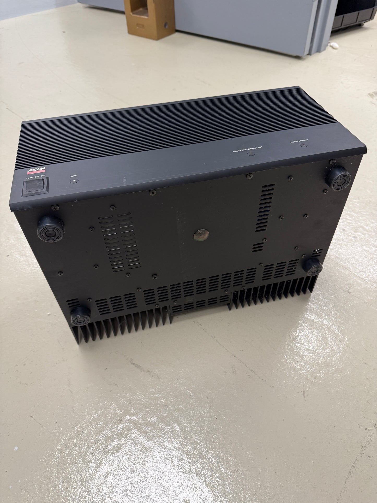 Adcom GFA-565 Monoblock Power Amplifier