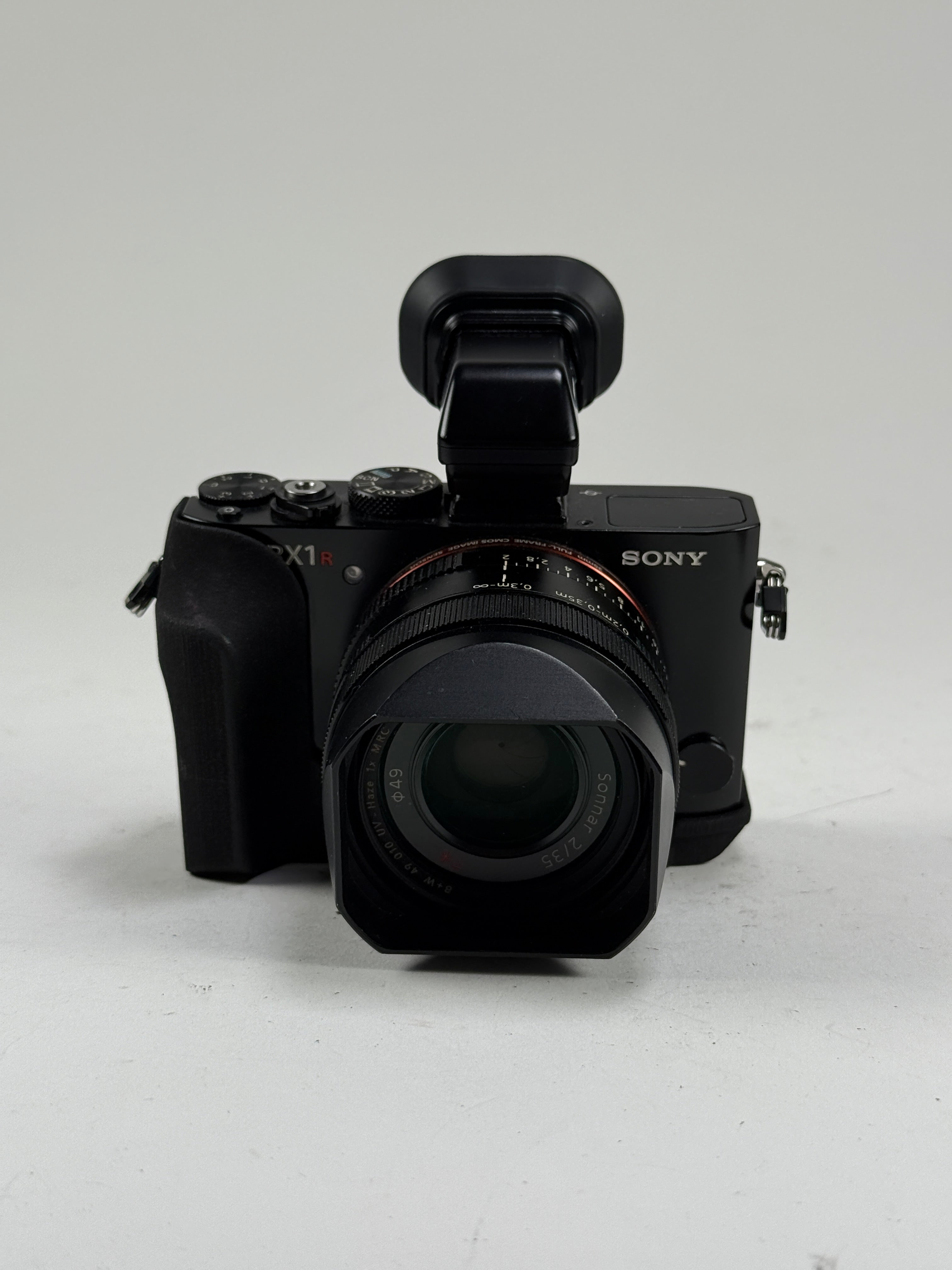 デジタルカメラ SONY RX1R + FDA-EV1M Sony Cyber-shot DSC-RX1R Black Digital Camera w/ FDA-EV1M finder