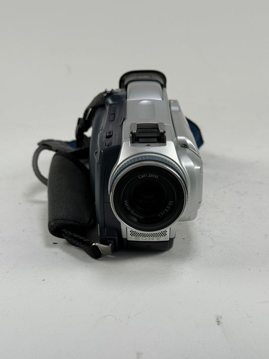 SONY Handycam DCR-TRV18 Digital Camcorder mini DV Camcorder
