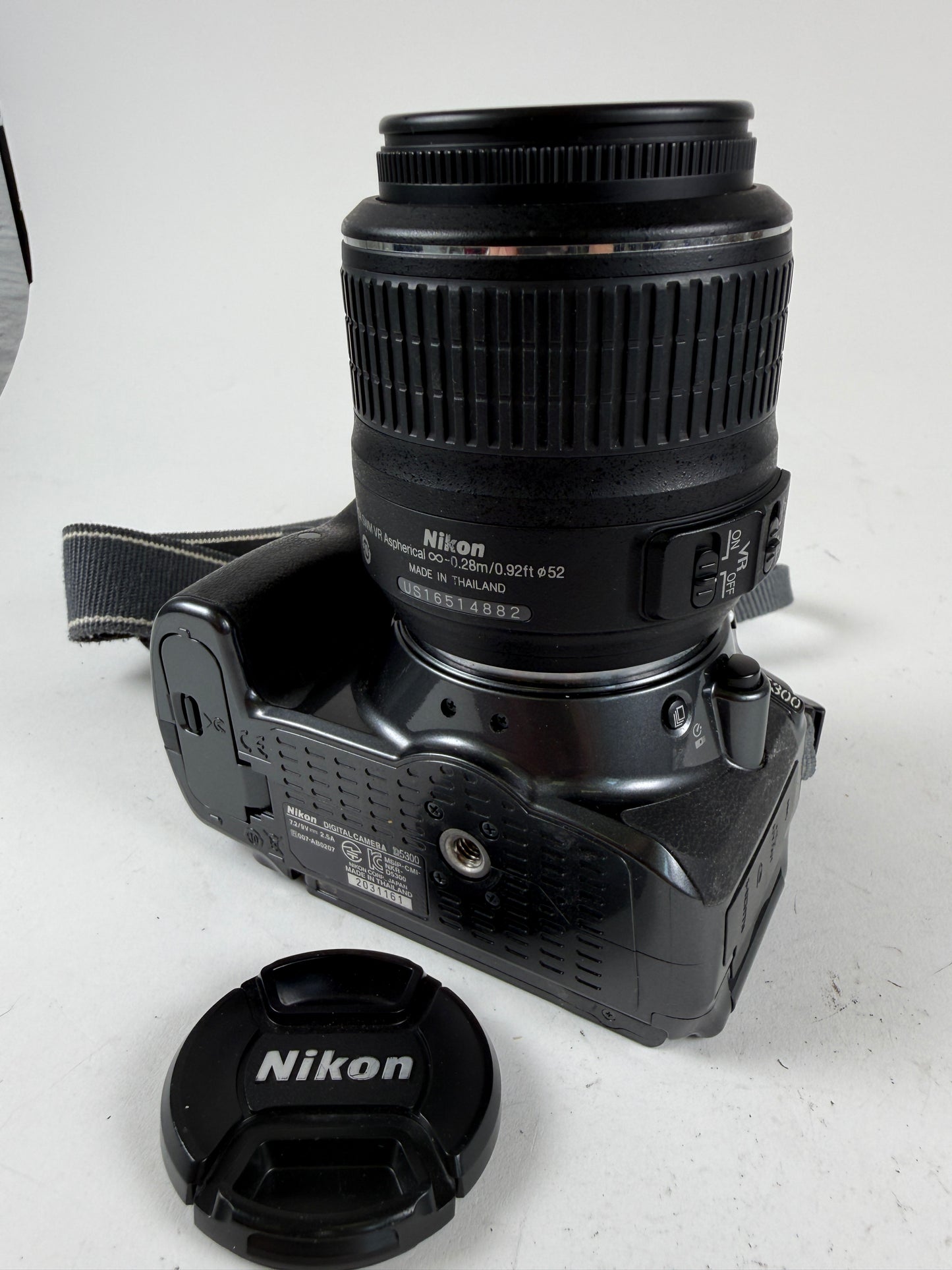 Nikon D5300 24.2MP DSLR Camera with 18-55mm VR Lens Grey Silver