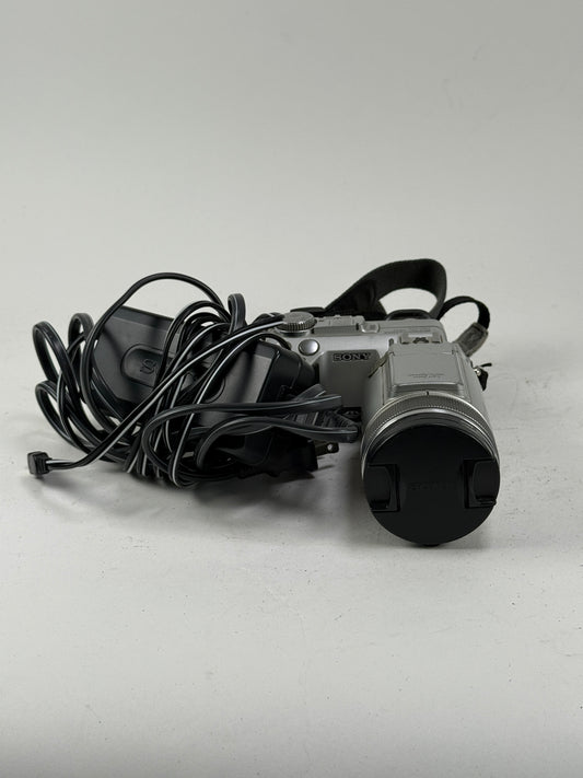 Sony Cyber-shot DSC-F717 5MP Zeiss NightShot Digital Camera