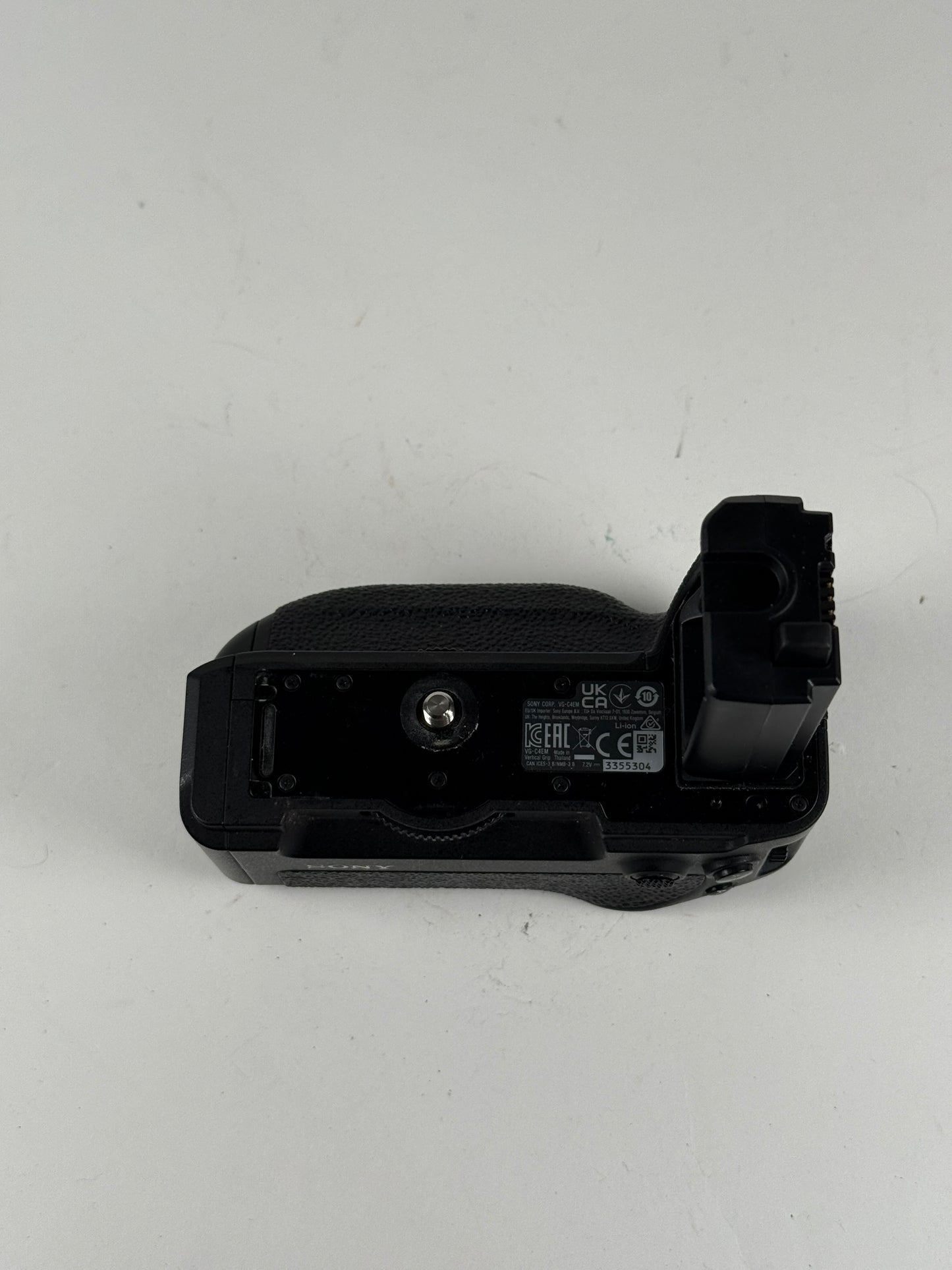 SONY VG-C4EM Vertical Grip (for a7R IV/a9 II Cameras)