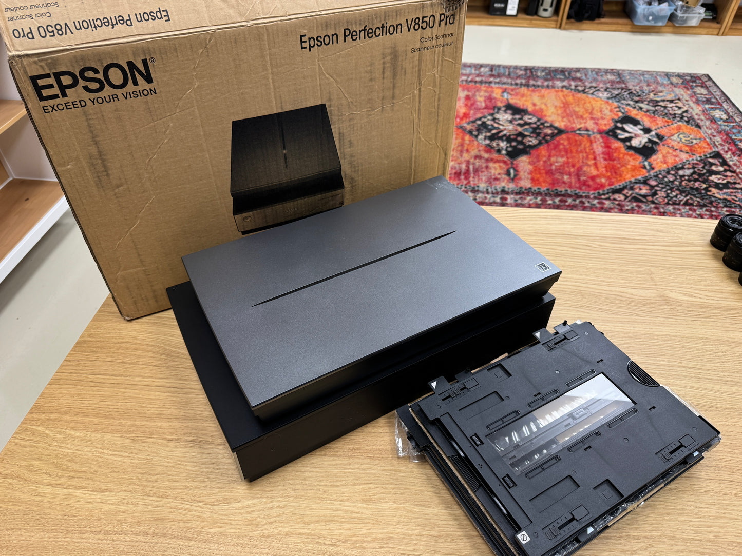 Epson PERFECTION V850 PRO Flatbed Document Film Scanner