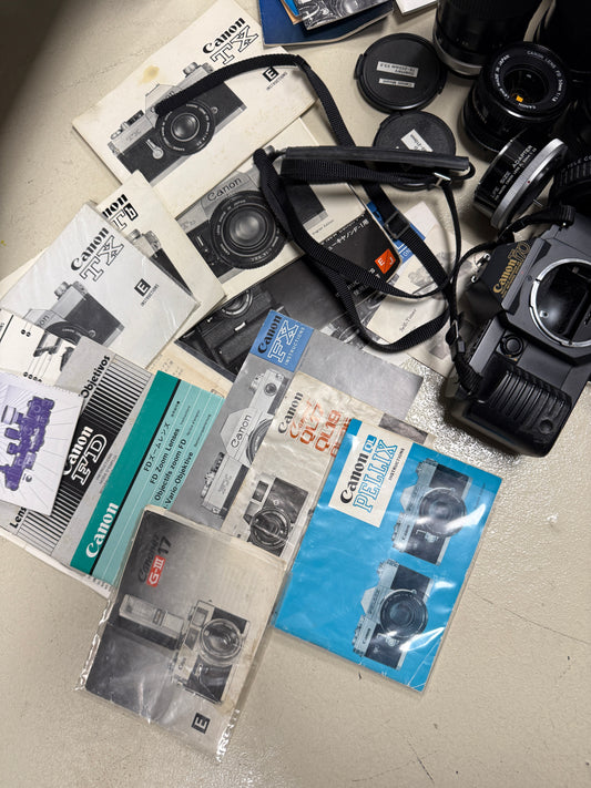 Canon camera equipment lot lens, flash, case