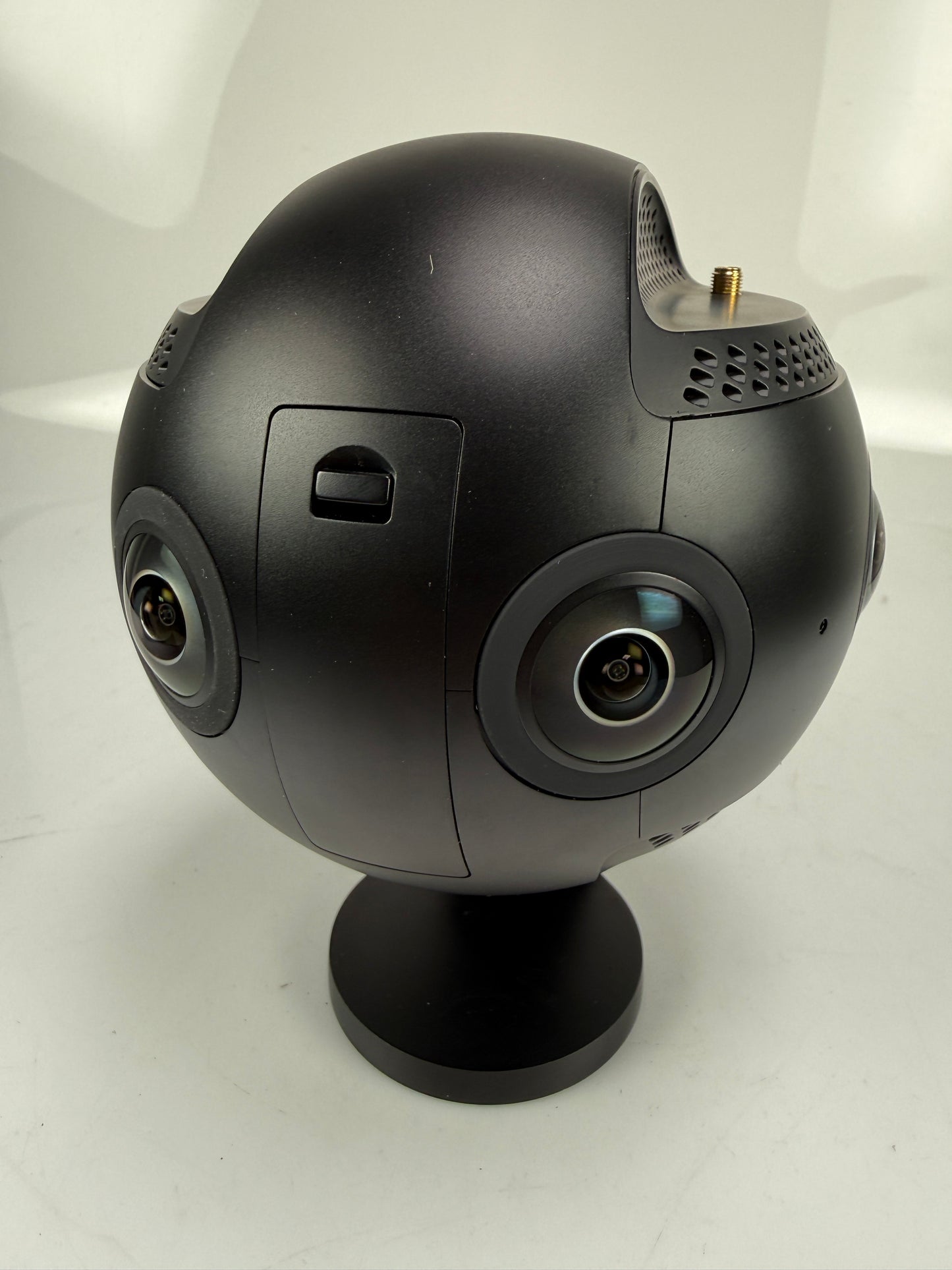INSTA360 Pro - Spherical 360 8k VR Video Camera - 3 Batteries Tested, case
