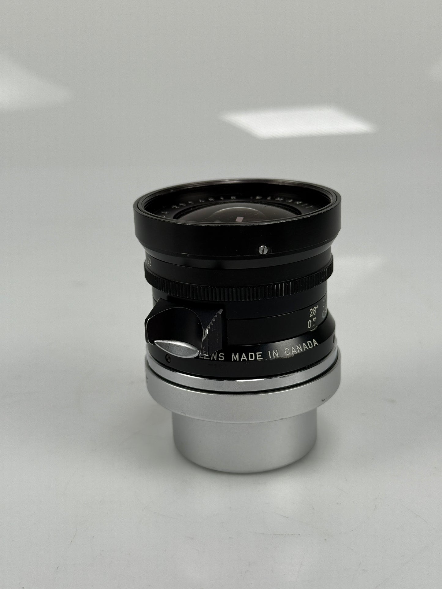 Leica 28mm f2.8 Elmarit V2 9 Element Lens Infinity Lock w/ hood 12501 (18th made)