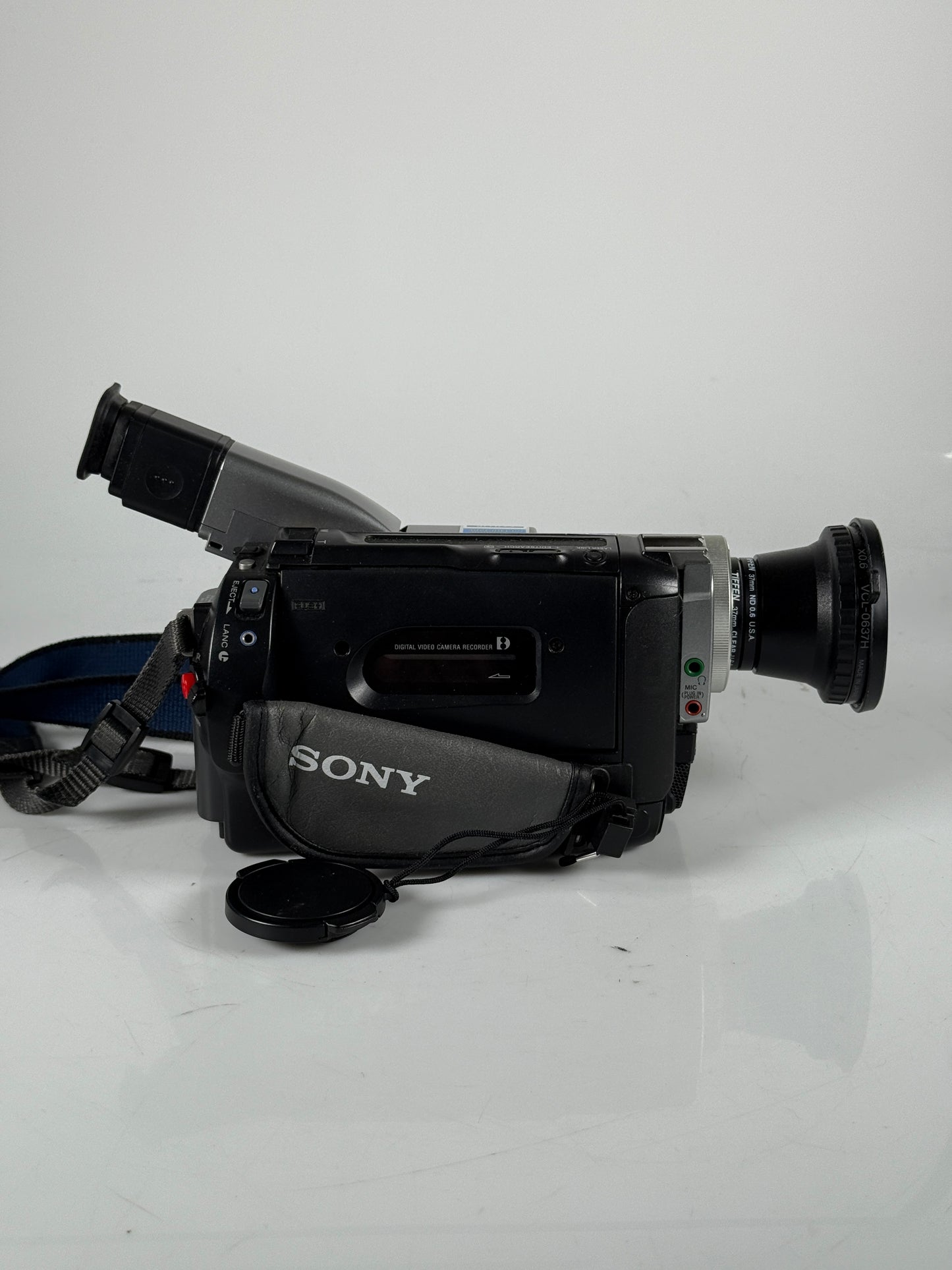Sony DCR-TRV103 Digital8 8mm Hi8 Video Camcorder