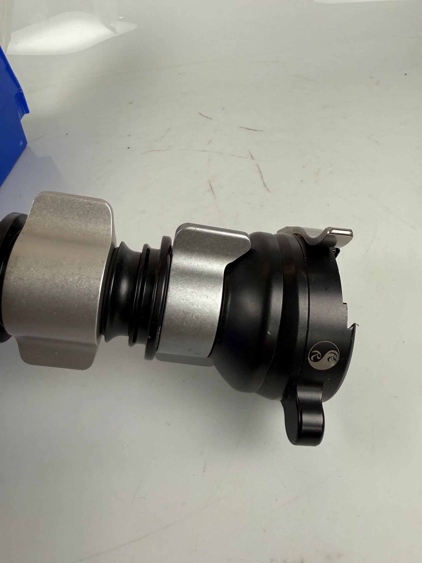 Really Right Stuff column with Tripod Leveling Base w/ clamp