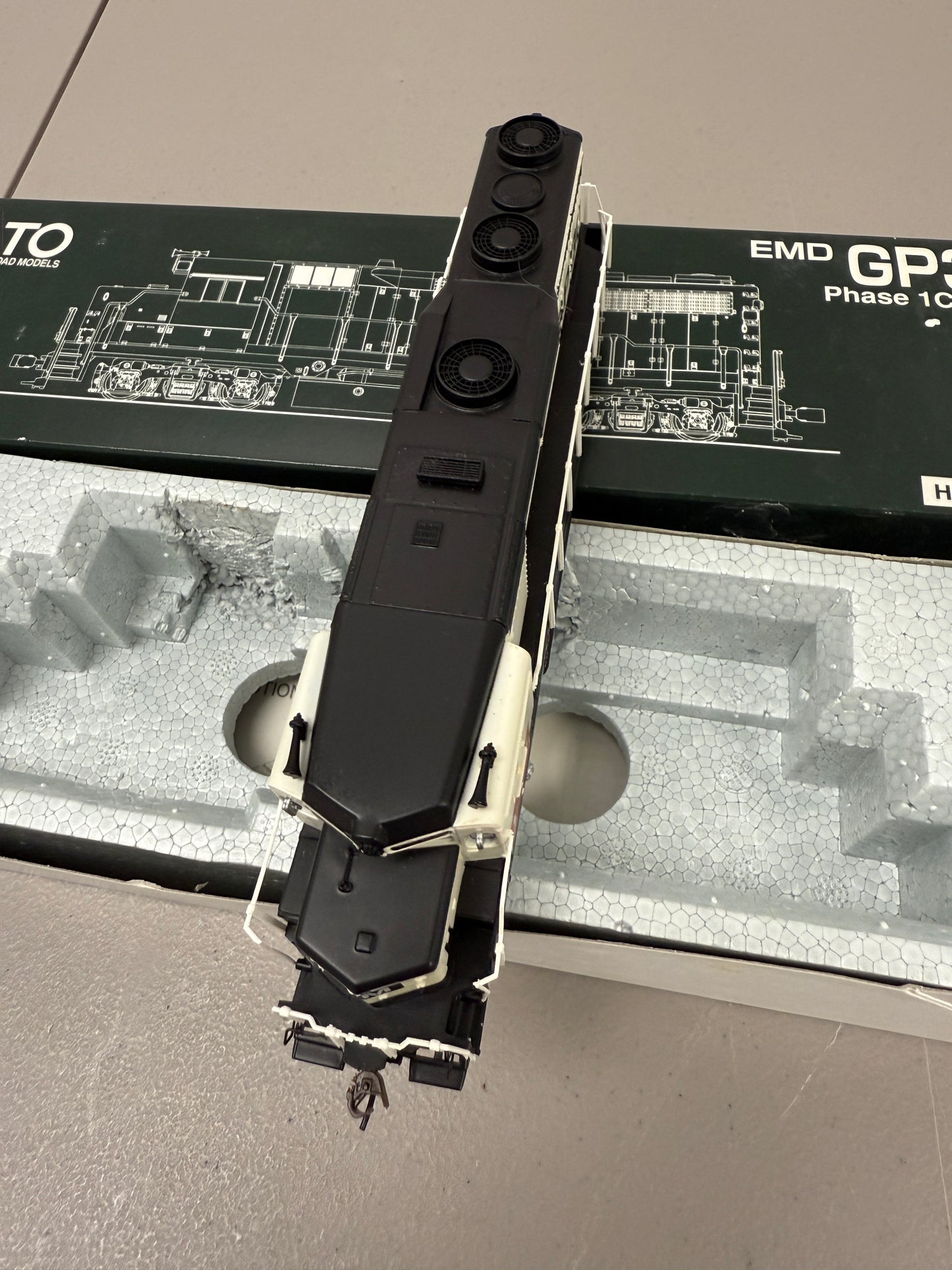 Kato EMD GP30 EMD GM 1965 Demo Custom By Southern Tier Modelworks