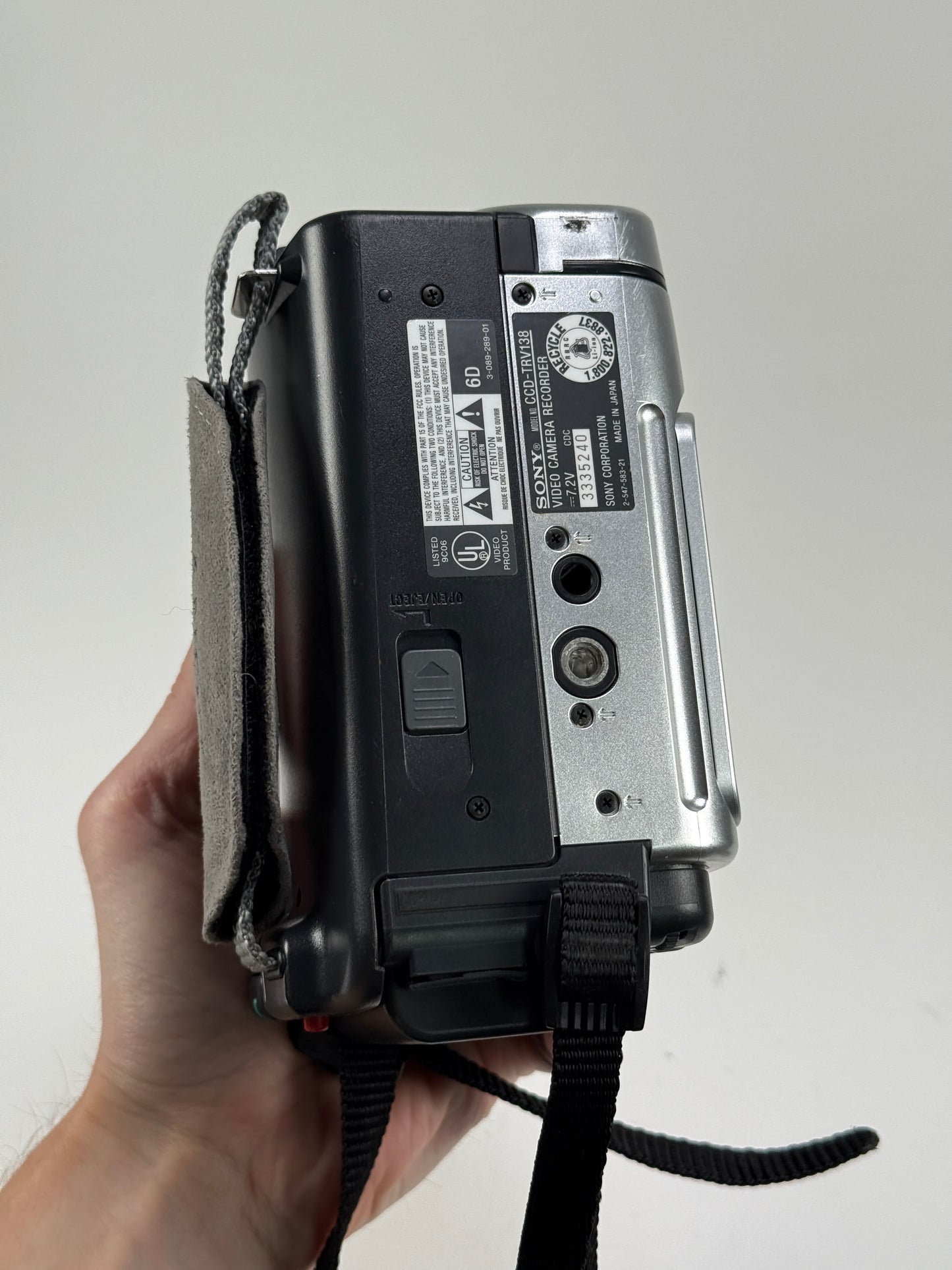 Sony Handycam CCD-TRV138 Hi8 Camcorder Player Video Recorder