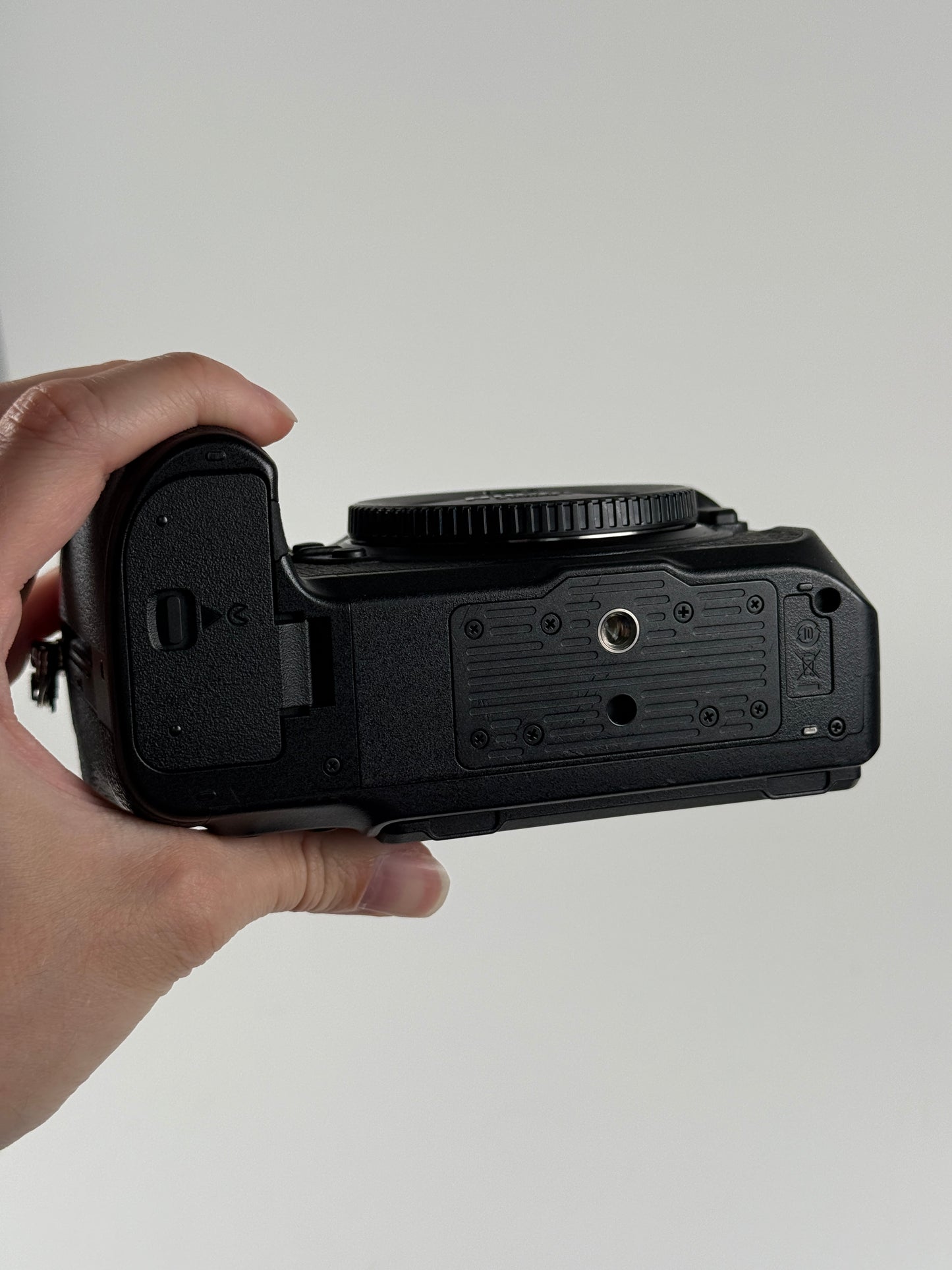 Nikon Z8 Mirrorless Digital Camera 45.7MP Z8 Body