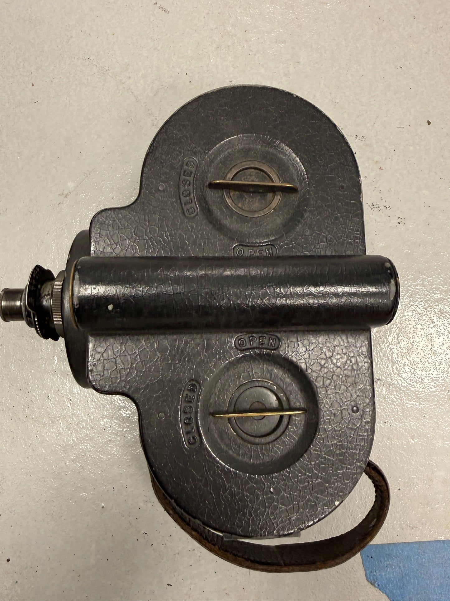 Bell & Howell Filmo 70 A 16mm Motion Picture Cine Camera w/ Cooke 1 inch oens