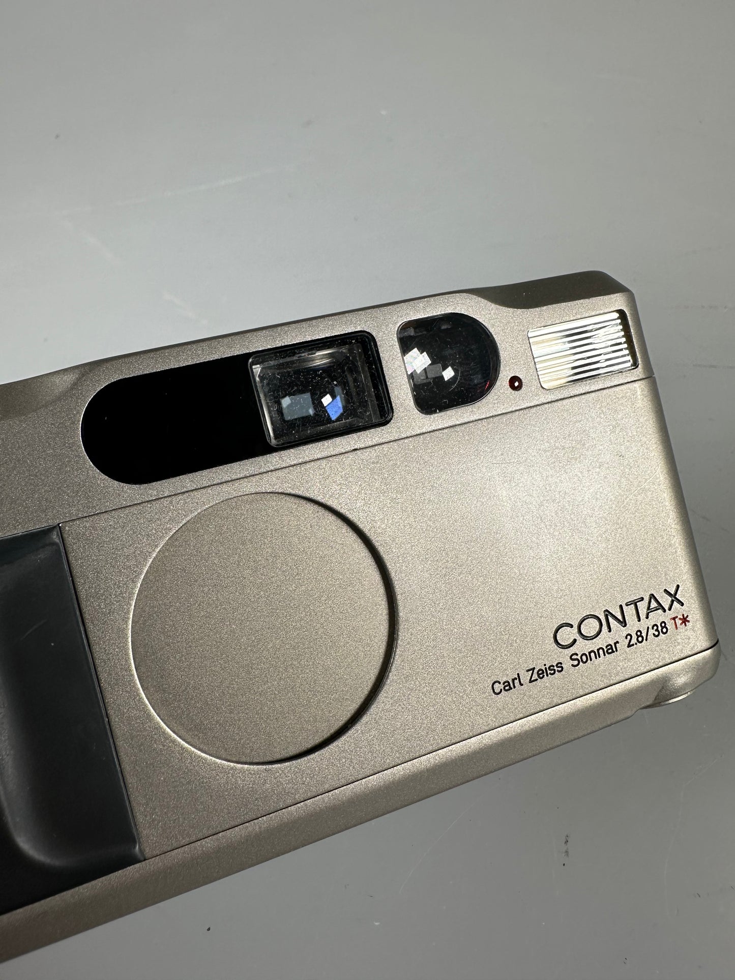 CONTAX T2 Point ＆ Shoot 35mm Film Camera