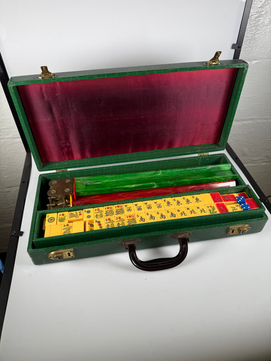 RARE Vintage Mahjong Mah Jong Jongg Catalin Bakelite Set with case