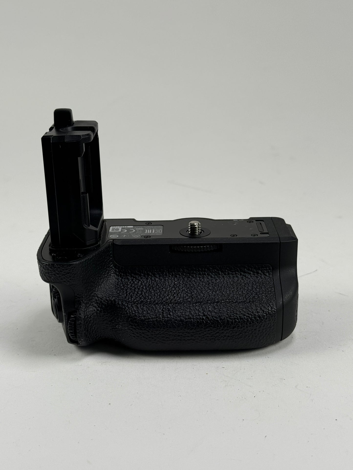 SONY VG-C4EM Vertical Grip (for a7R IV/a9 II Cameras)