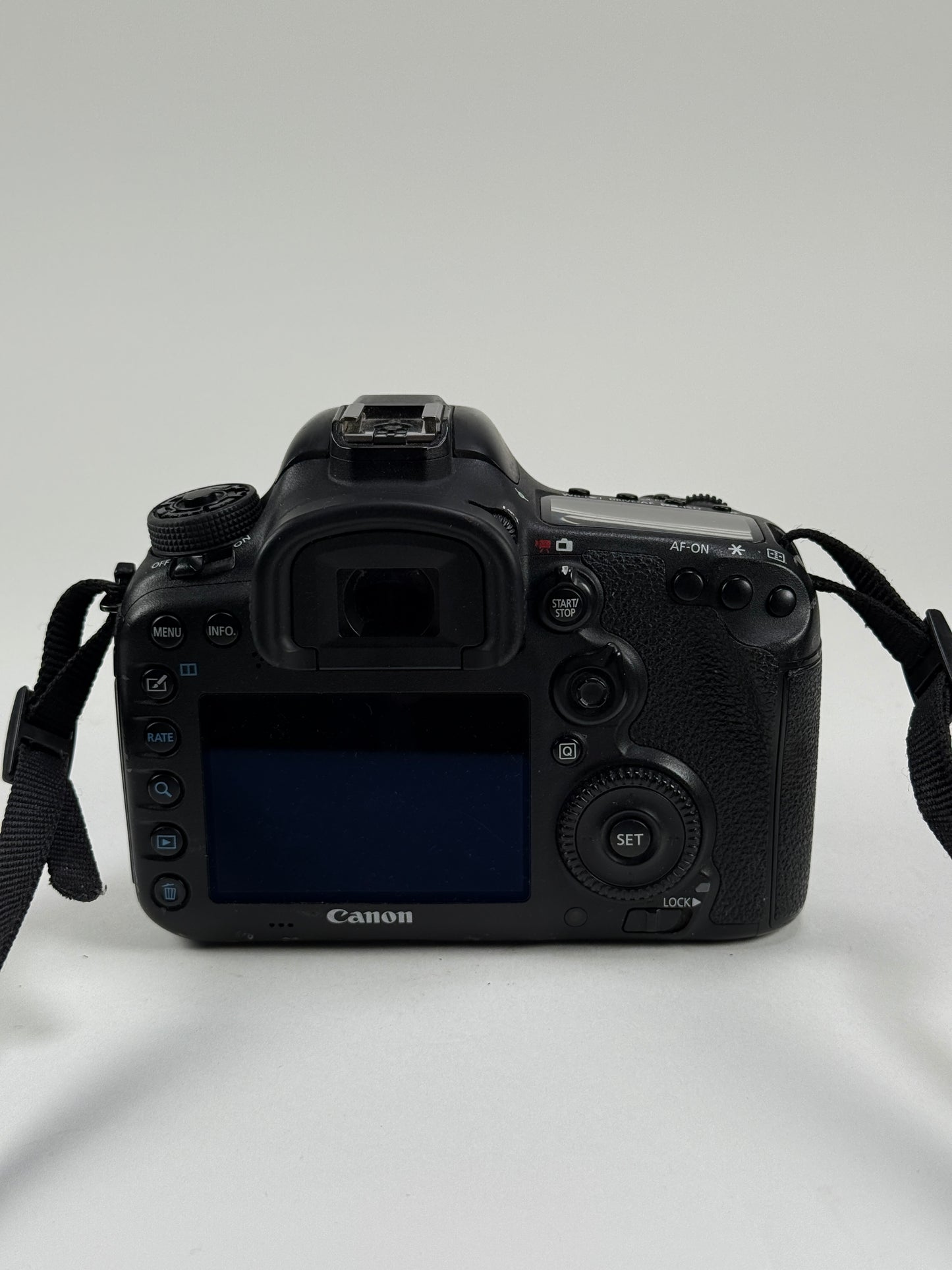 Canon EOS 7D mark II 20.2MP Digital SLR Camera Body