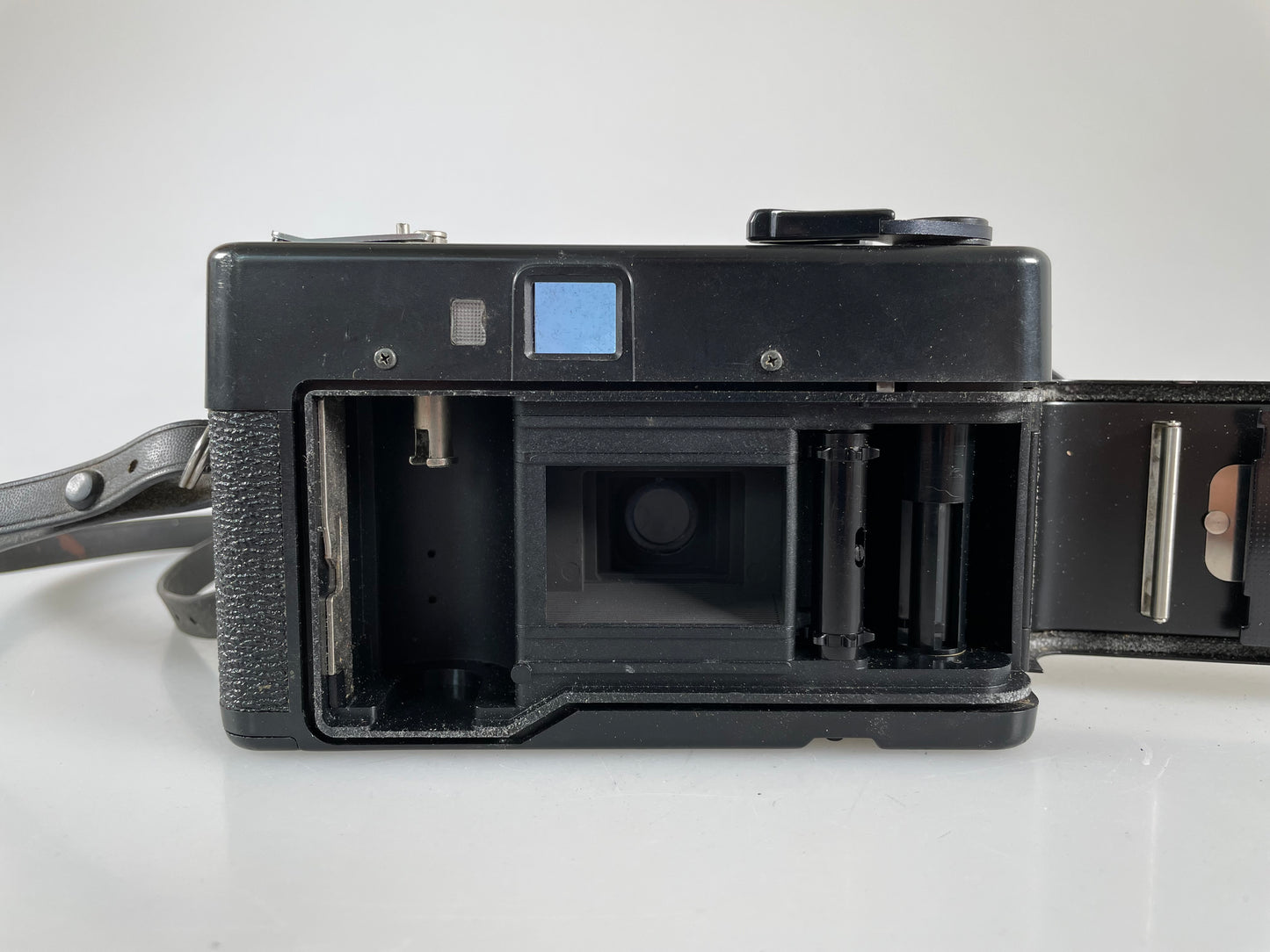 YASHICA MF-2 35mm Point & Shot Film Camera with 38mm F4 Lens